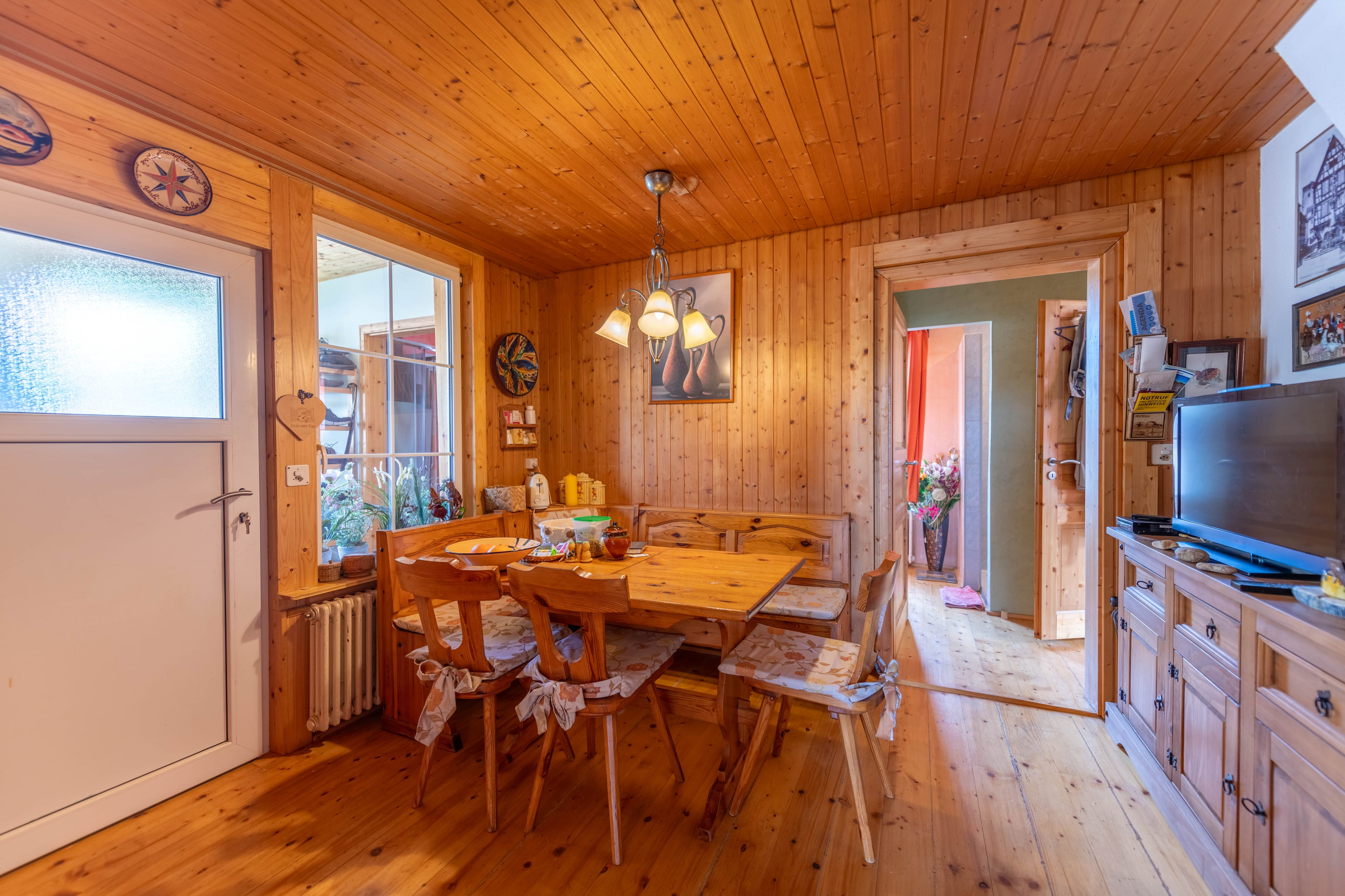 Zentrale Lage – Mehrfamilienhaus mit 4 Wohneinheiten - Bild 4