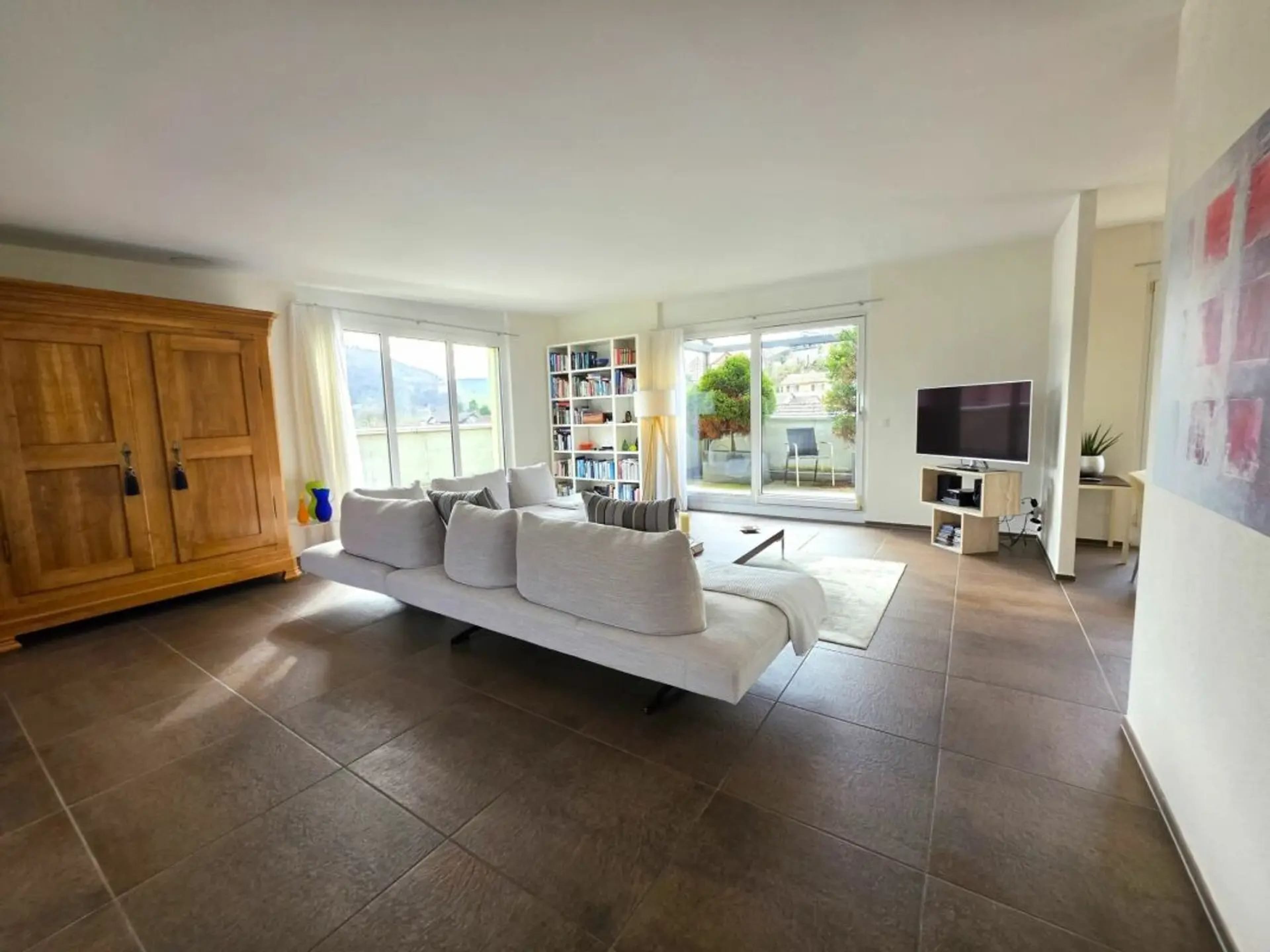 Lichtdurchflutete 5.5-Zimmer-Attika mit 119 m² Terrasse, Gelterkinden - Bild 1