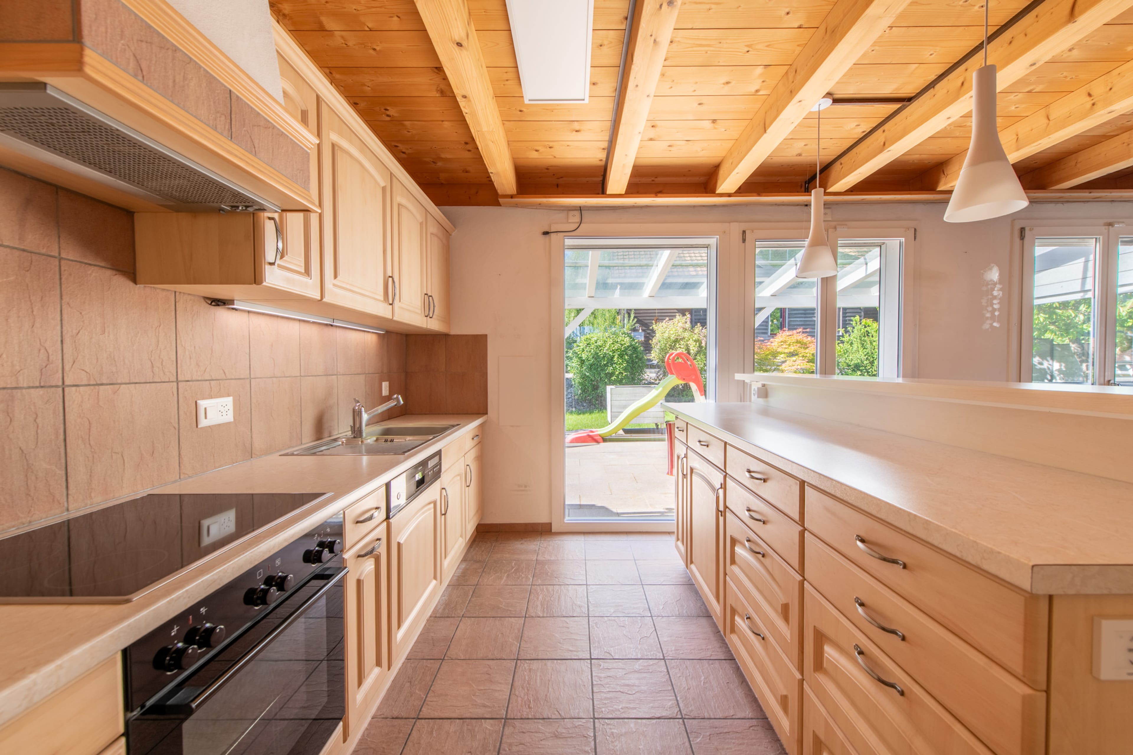 Ein Zuhause zum Wohlfühlen – helles Wohnambiente, Cheminée und sonnige Terrasse - 4