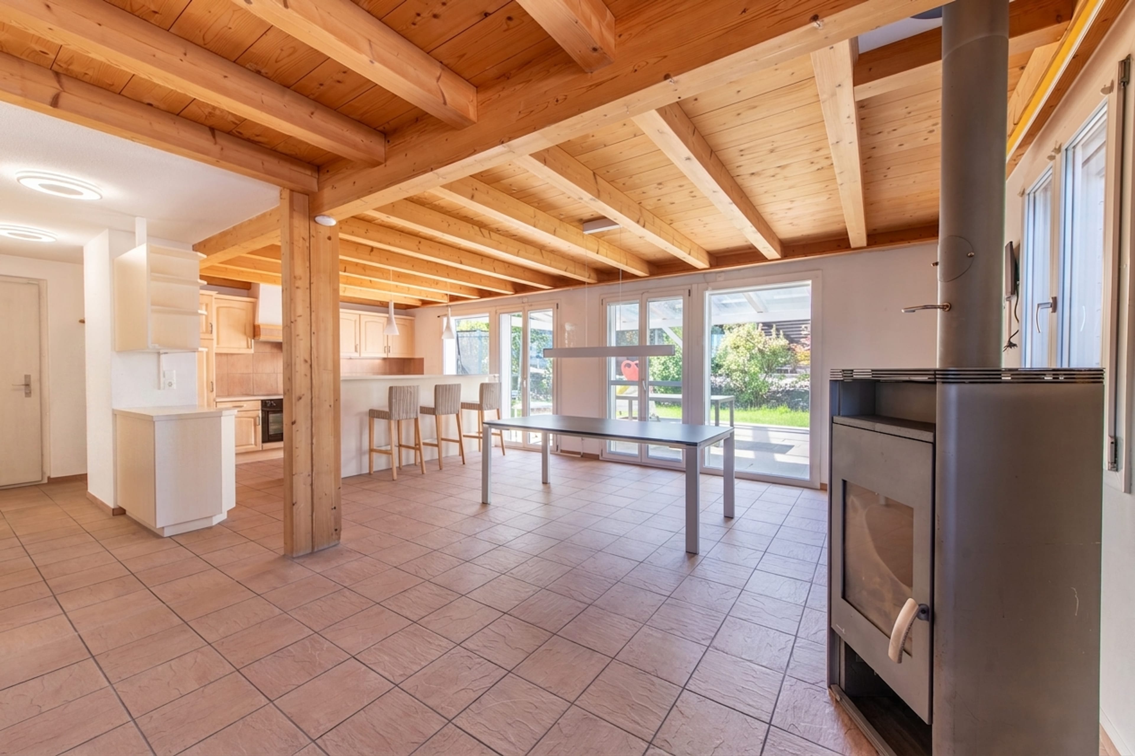 Ein Zuhause zum Wohlfühlen – helles Wohnambiente, Cheminée und sonnige Terrasse - 5