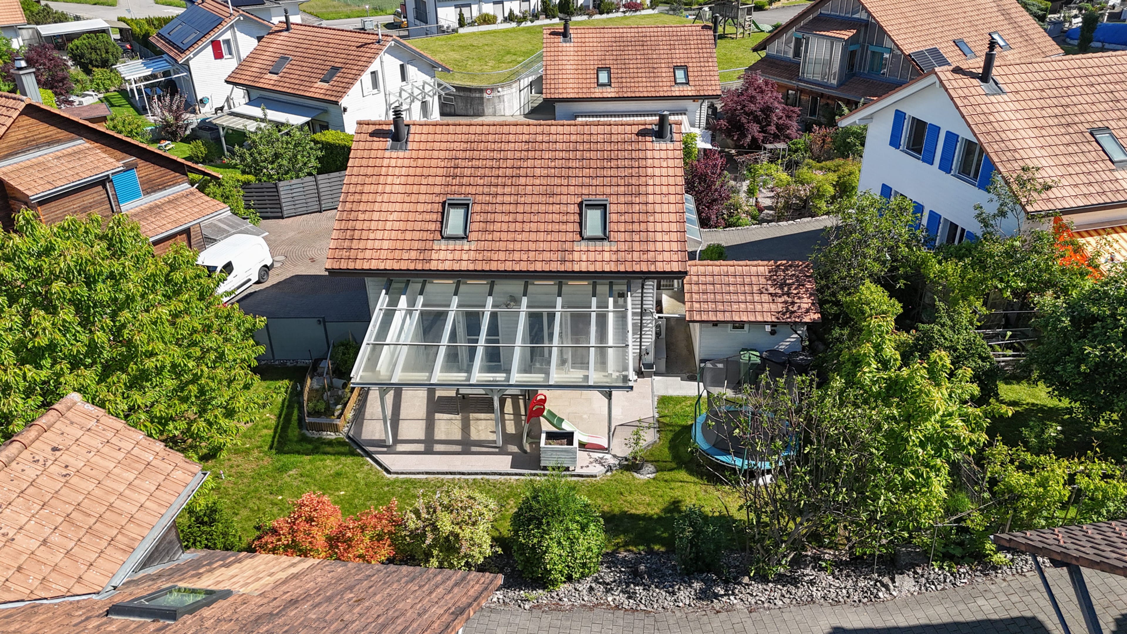 Ein Zuhause zum Wohlfühlen – helles Wohnambiente, Cheminée und sonnige Terrasse - 1