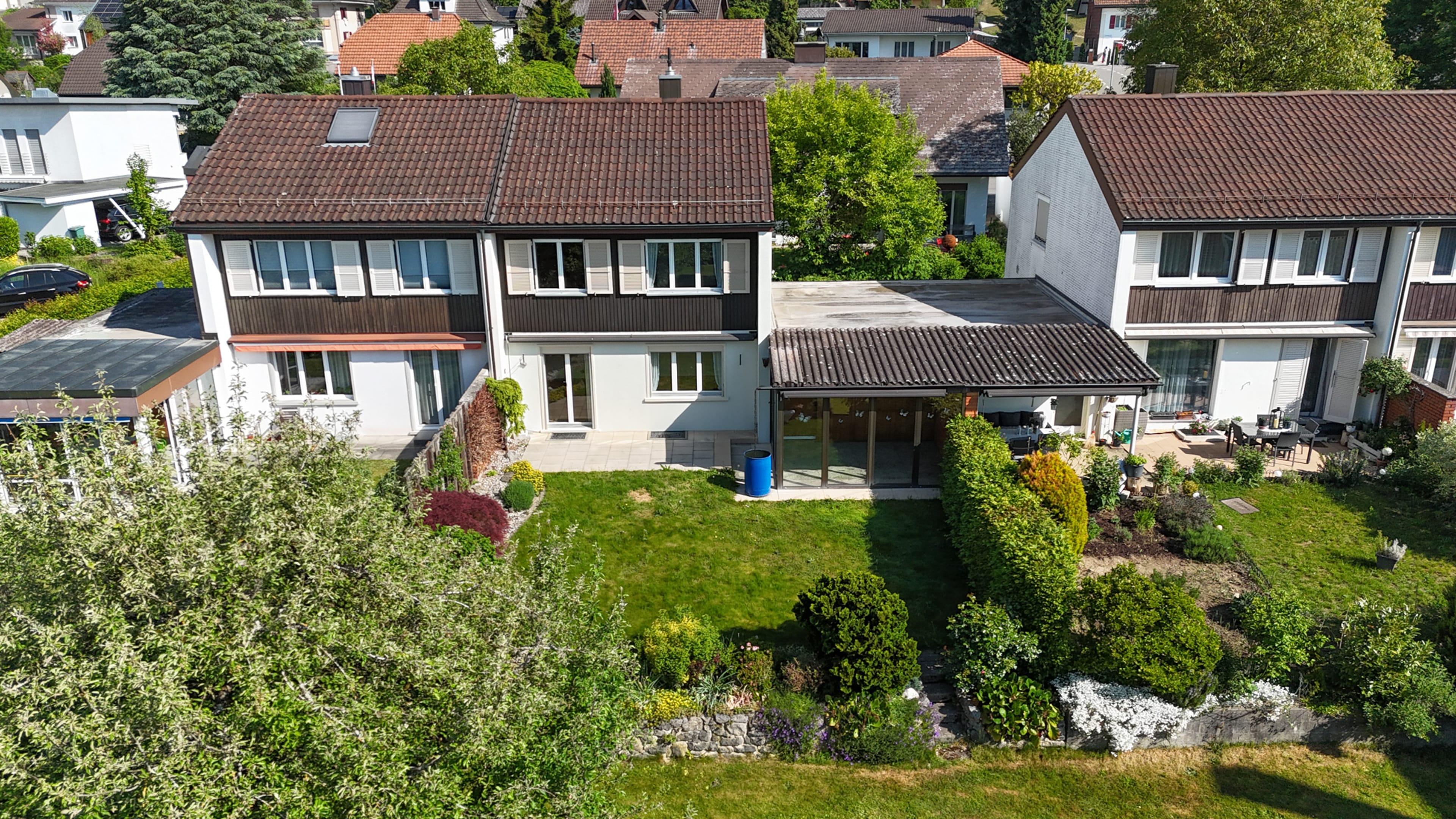 Sonniges Wohngefühl – Doppelhaushälfte mit Wintergarten und Umschwung - 1
