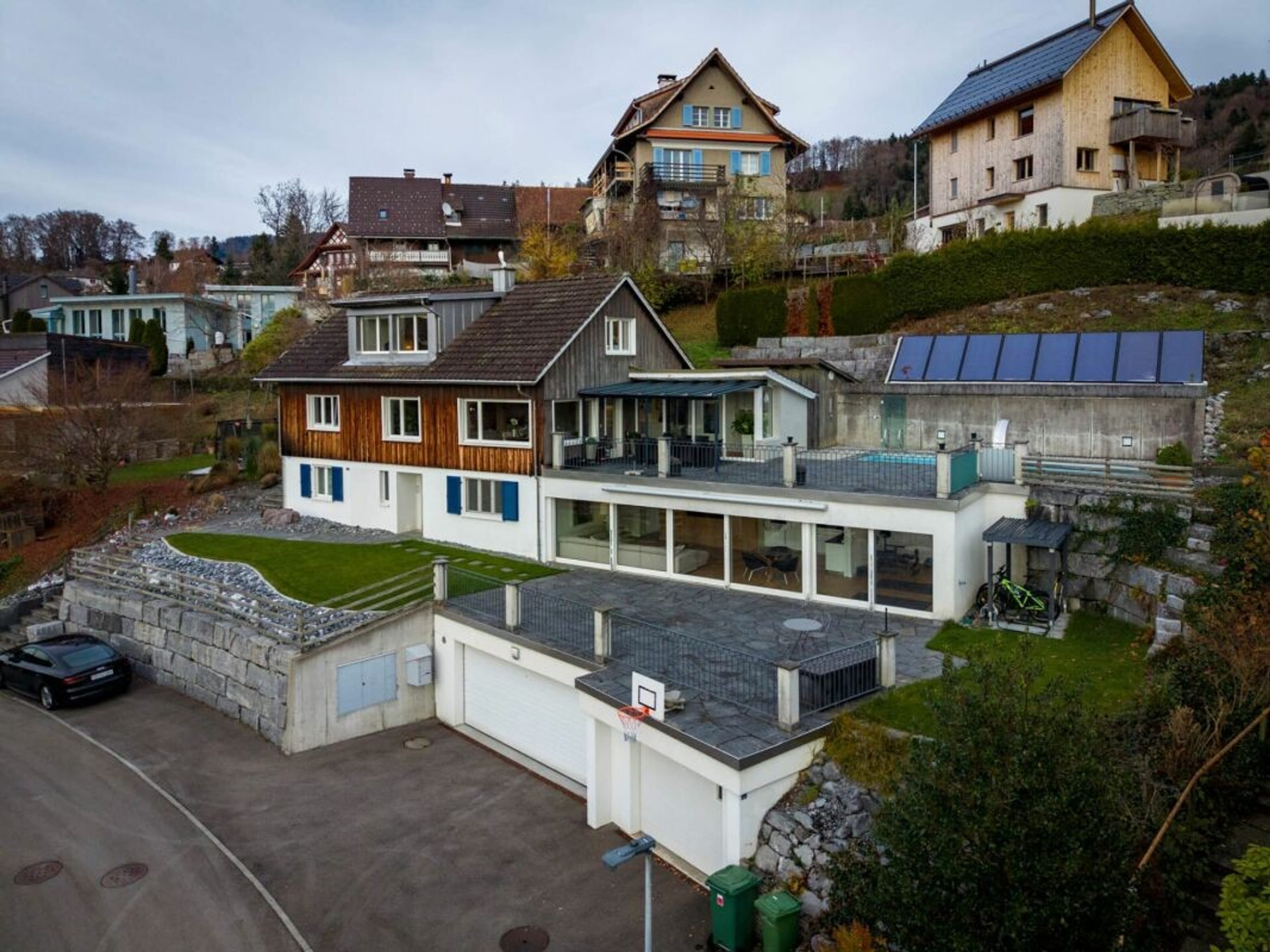 Sanierter Wohntraum mit Pool und 2 Wohnungen - Bild 5