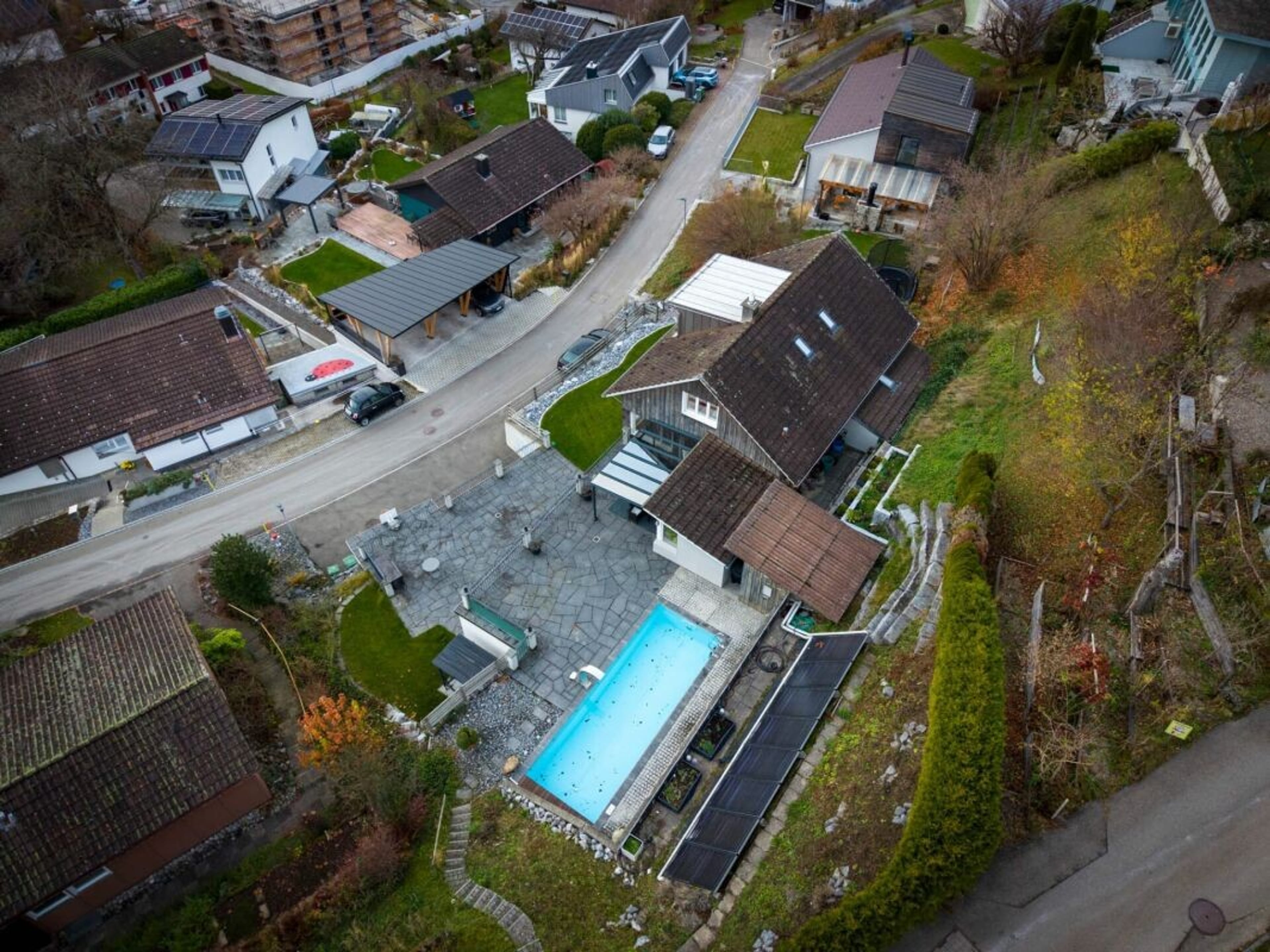 Sanierter Wohntraum mit Pool und 2 Wohnungen - Bild 4