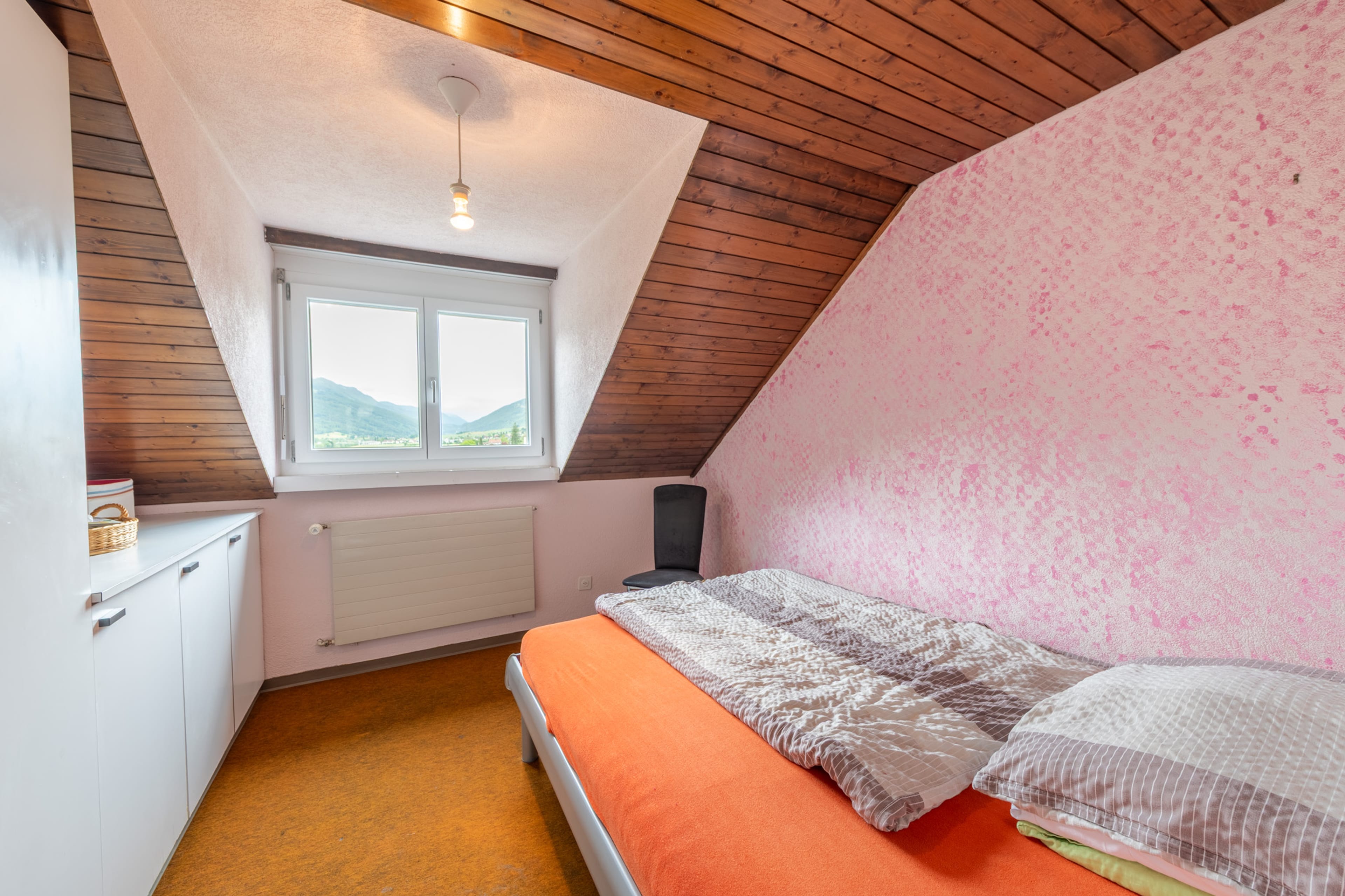 Viel Raum für Ihre Wohnideen – Freistehendes Einfamilienhaus mit Weitblick - 11