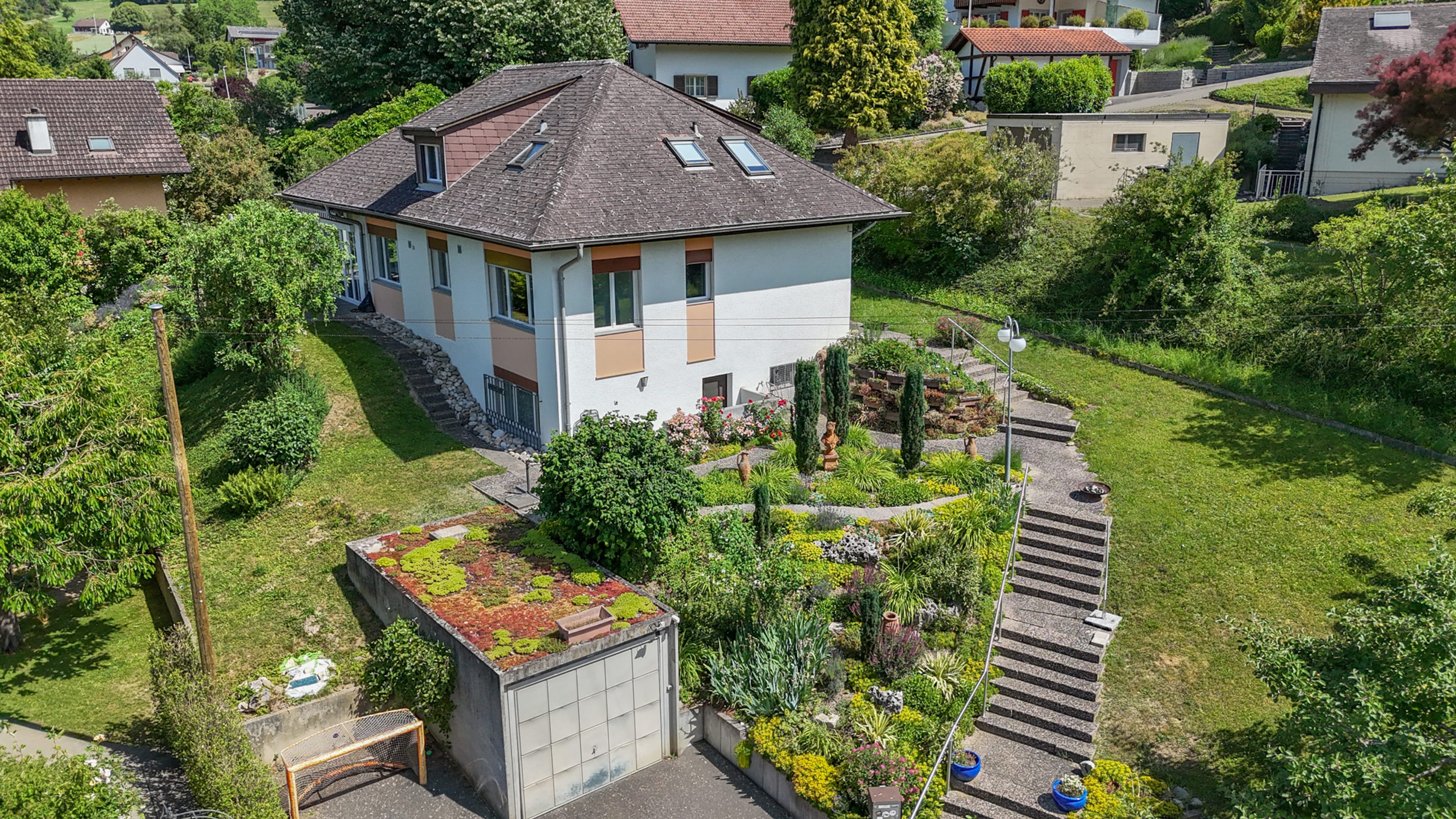 Viel Raum für Ihre Wohnideen – Freistehendes Einfamilienhaus mit Weitblick - 26