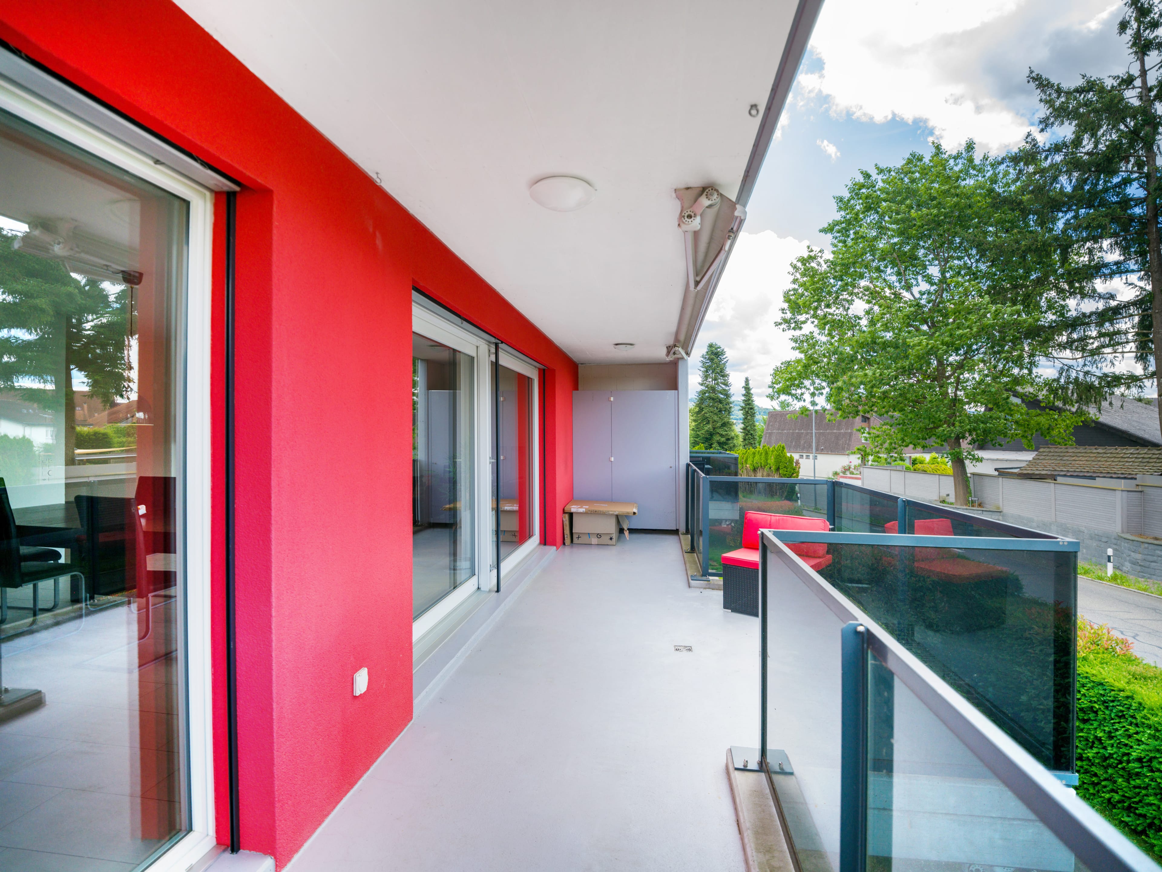 4.5 Zimmerwohnung im Obergeschoss mit Südbalkon in Fischbach-Göslikon - 1