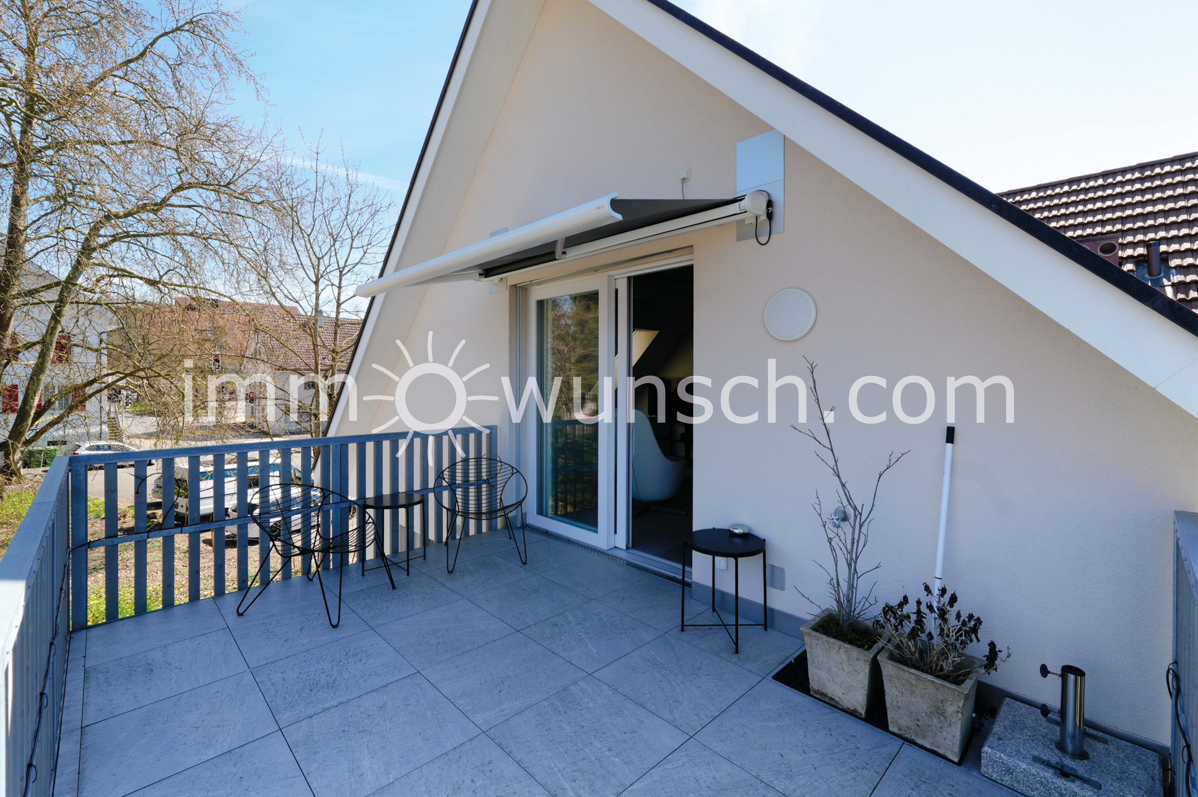 Modern ausgestattete, sowie helle 2.5 Zi. Dach-Eigentumswohnung - Bild 4