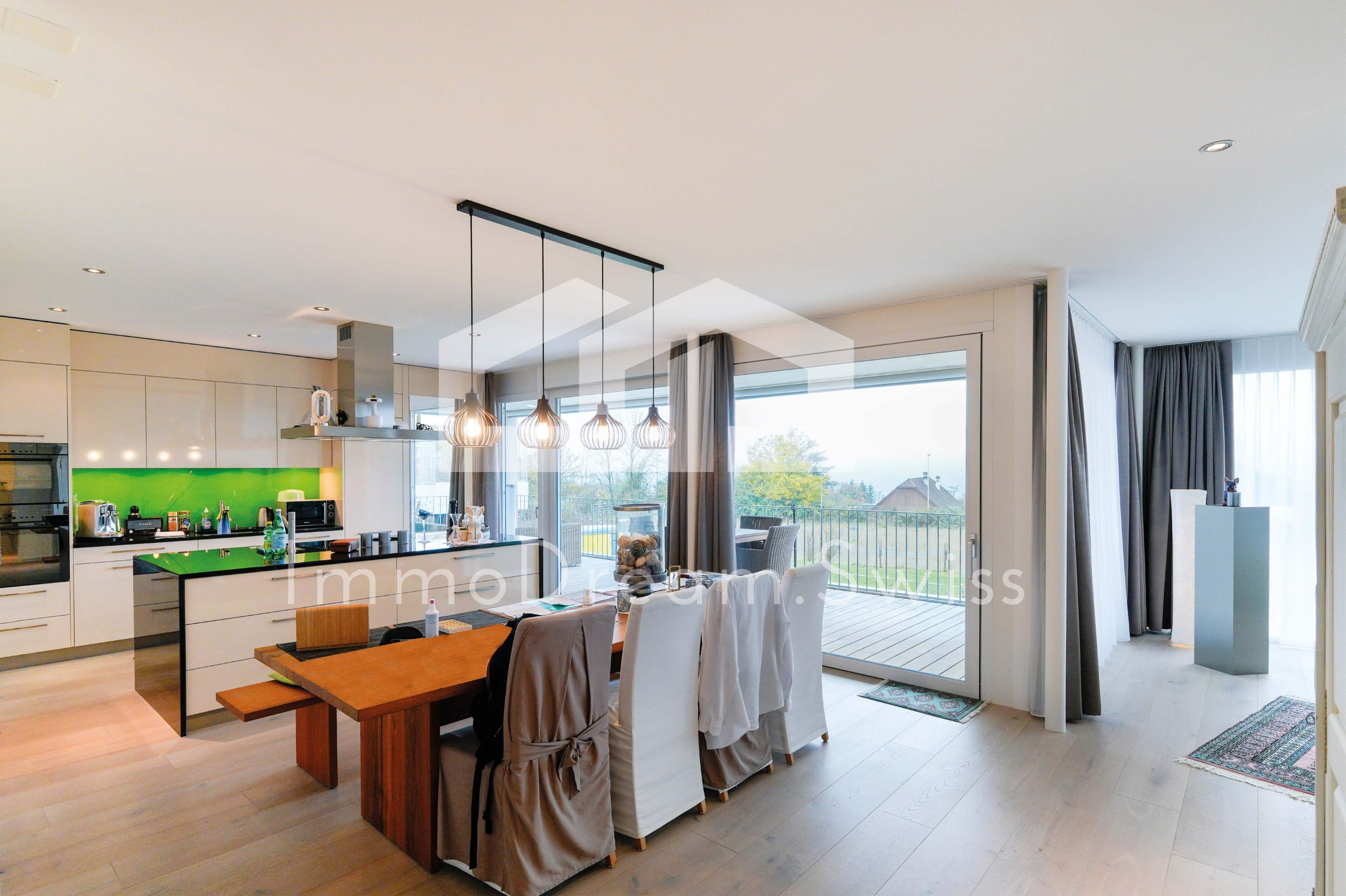 Modern designte, sowie grosszügige 5 Zi. Eigentumswohnung (2 FMH) - 15
