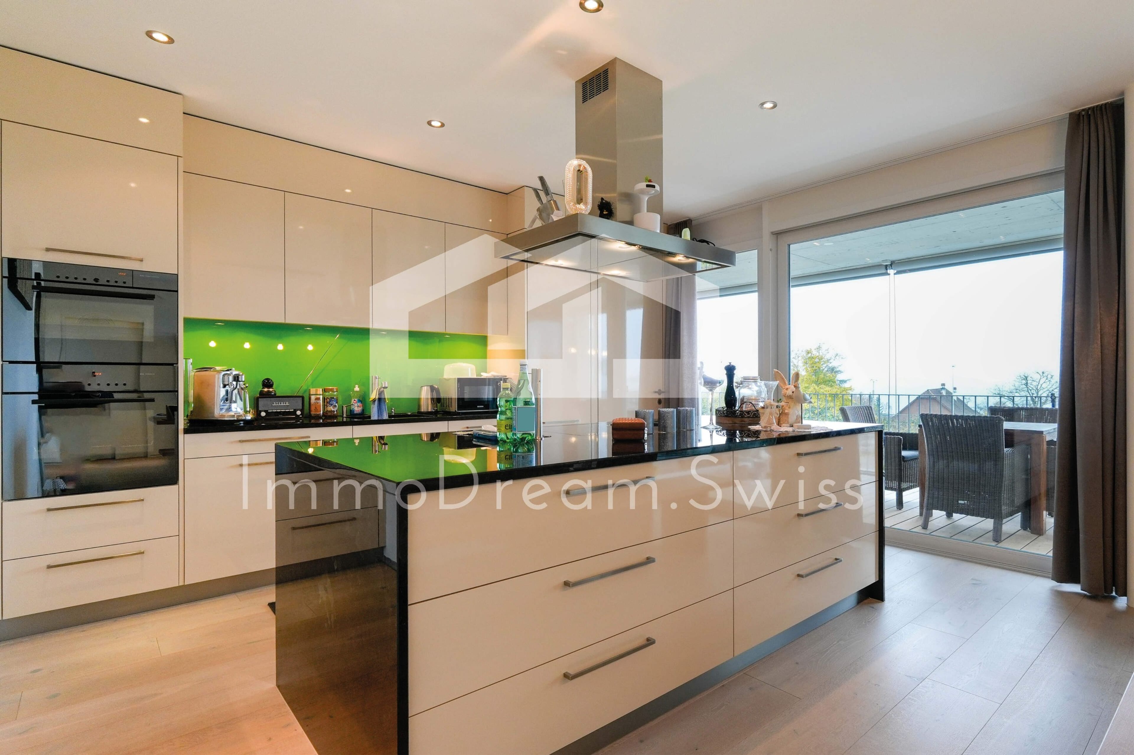 Modern designte, sowie grosszügige 5 Zi. Eigentumswohnung (2 FMH) - 14