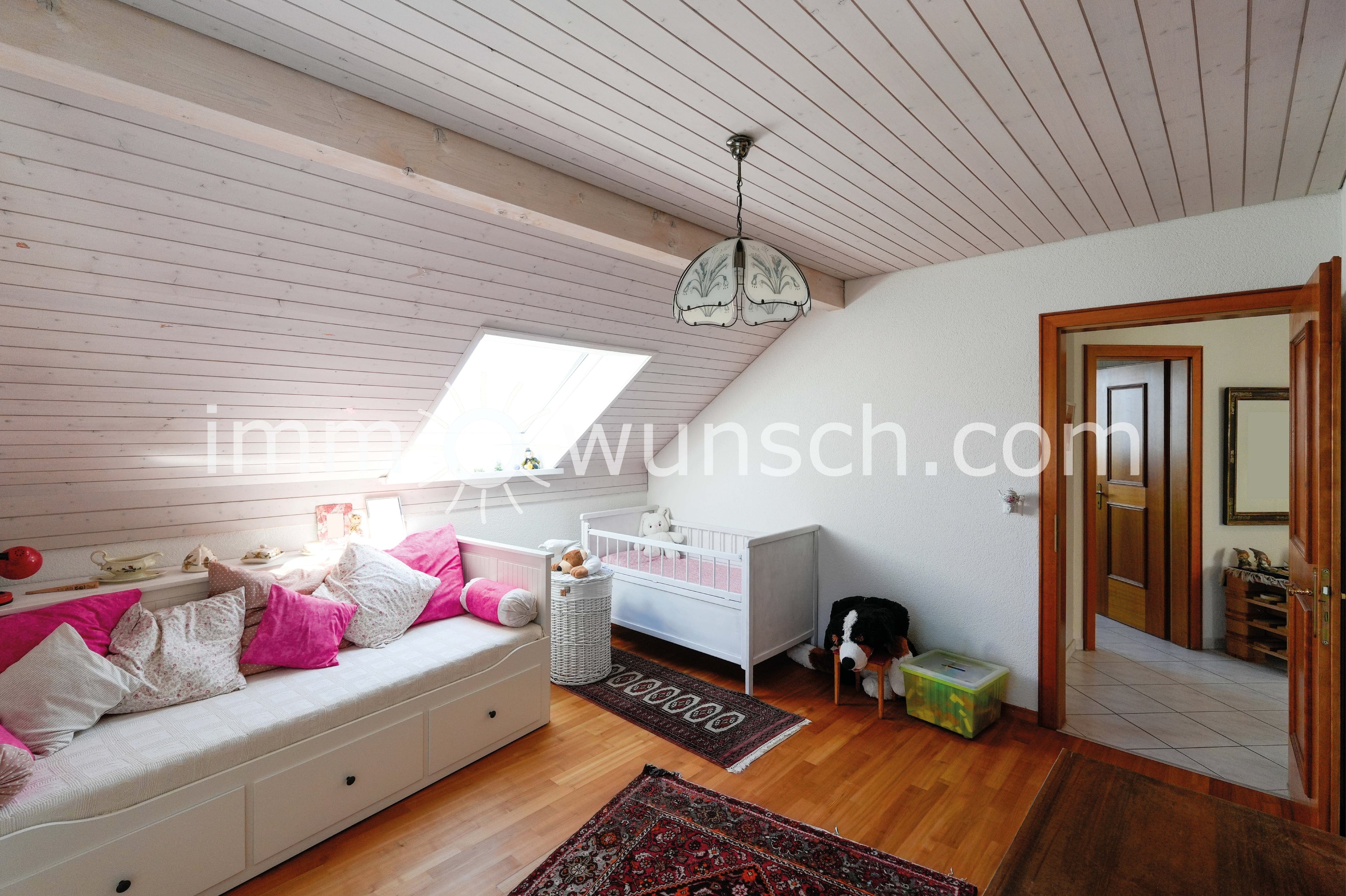 Charmantes 5 ½ Zimmer Einfamilienhaus, mit toller Gartenanlage, an erhöhter und ruhiger Wohnlage - 11