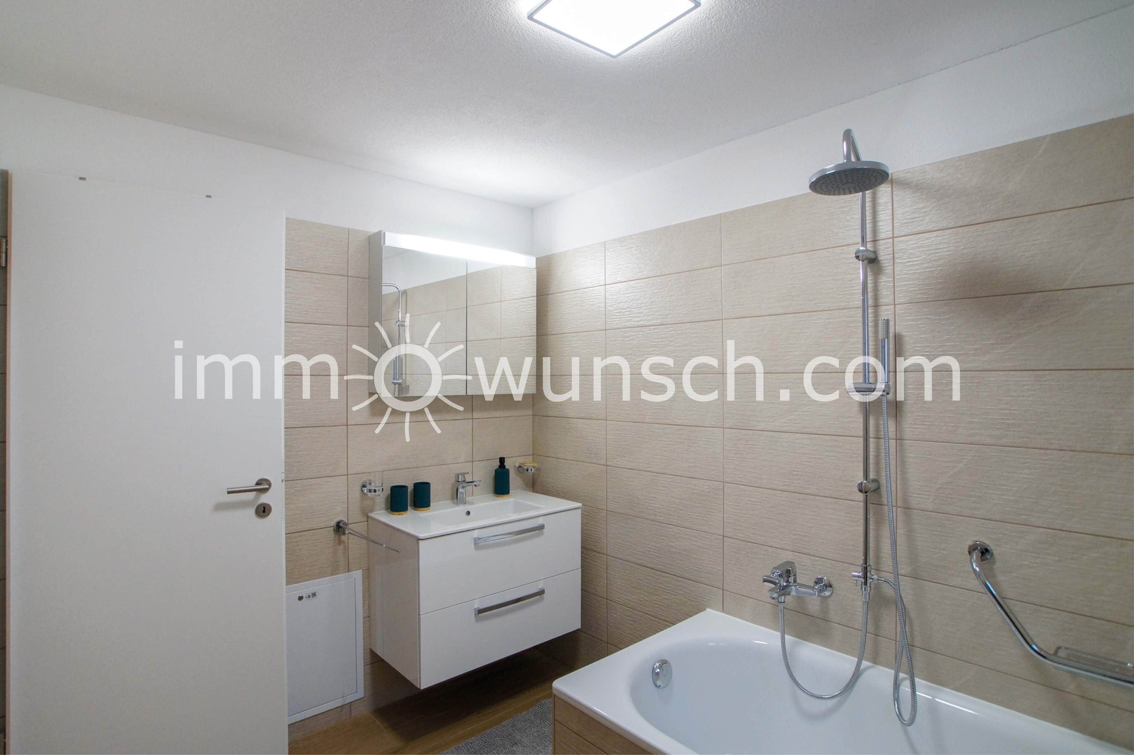 Chalet «Mezzo» in Selma: modern, hell, mit Gartenbereich und Parkplatz - 10