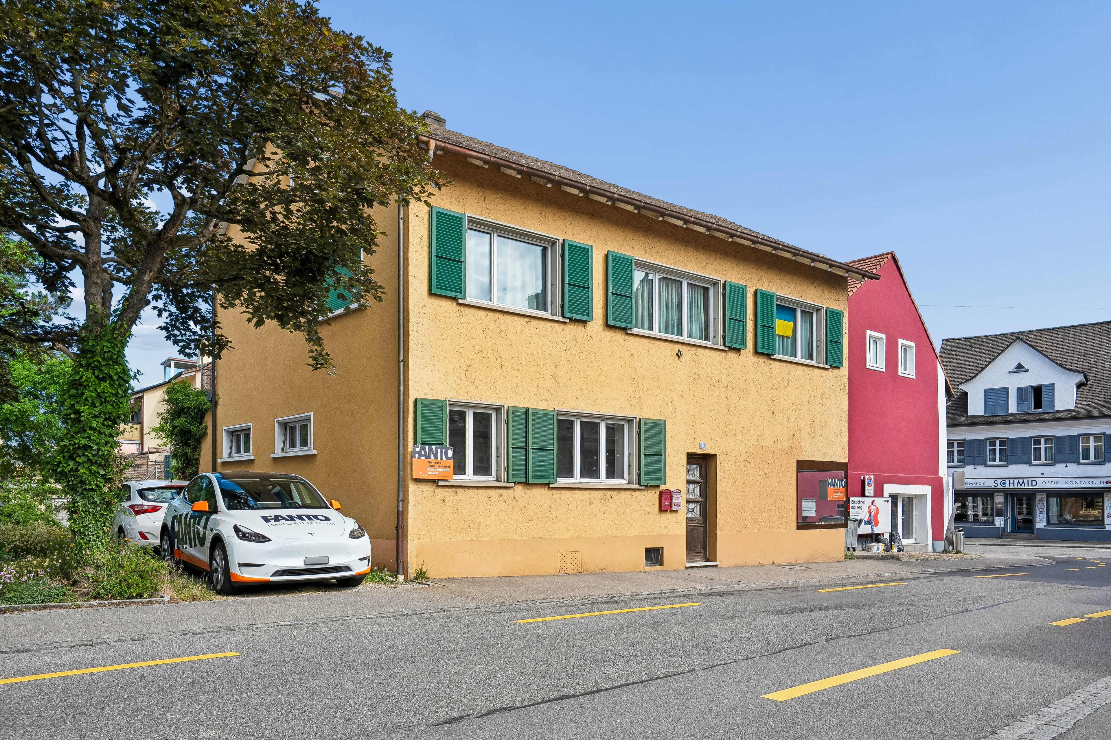 Zentrales Wohn- & Geschäftshaus mit Terrasse in Frick - 1