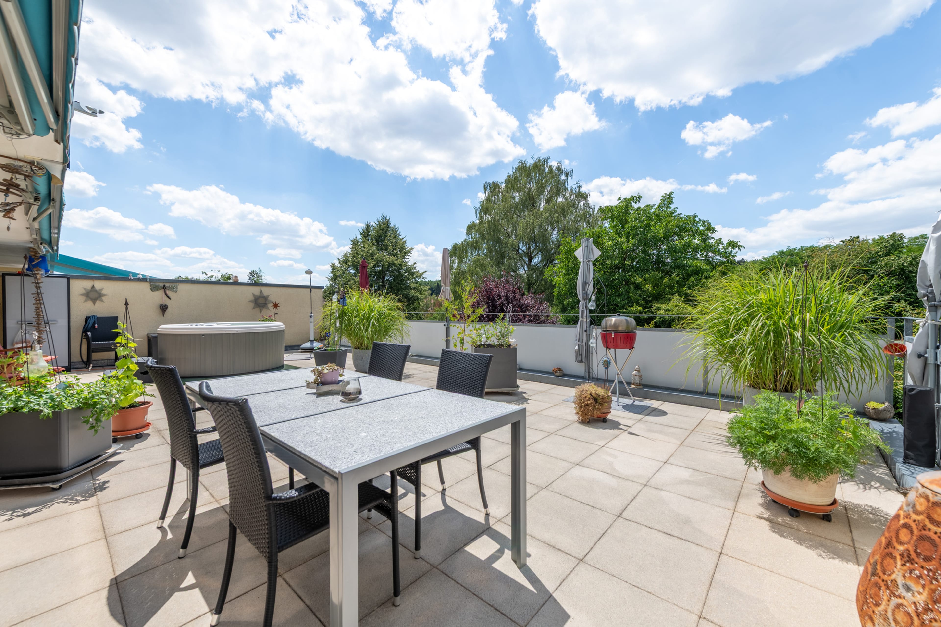 Attikawohnung mit traumhafter Terrasse, Lift und Jurablick - 16