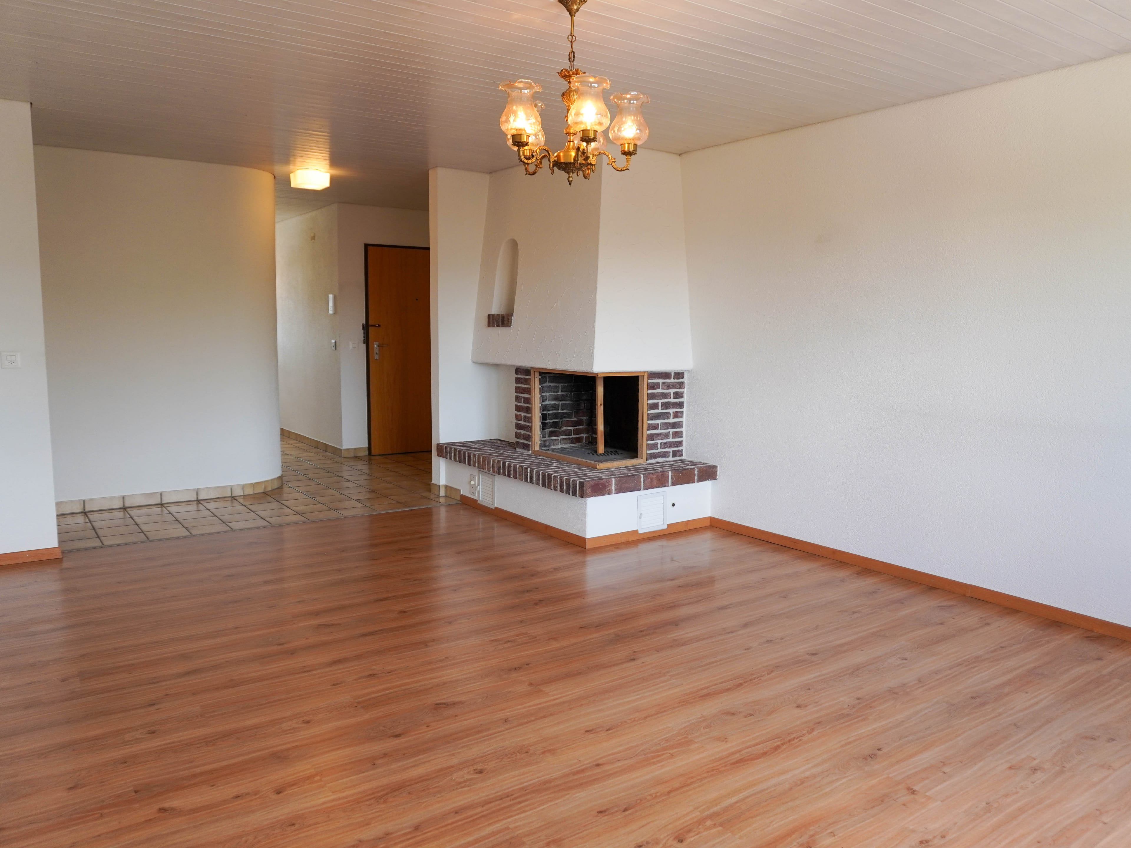 Zentral wohnen in Wohlen: Helle 3½-Zimmer-Wohnung mit Balkon - Bild 2