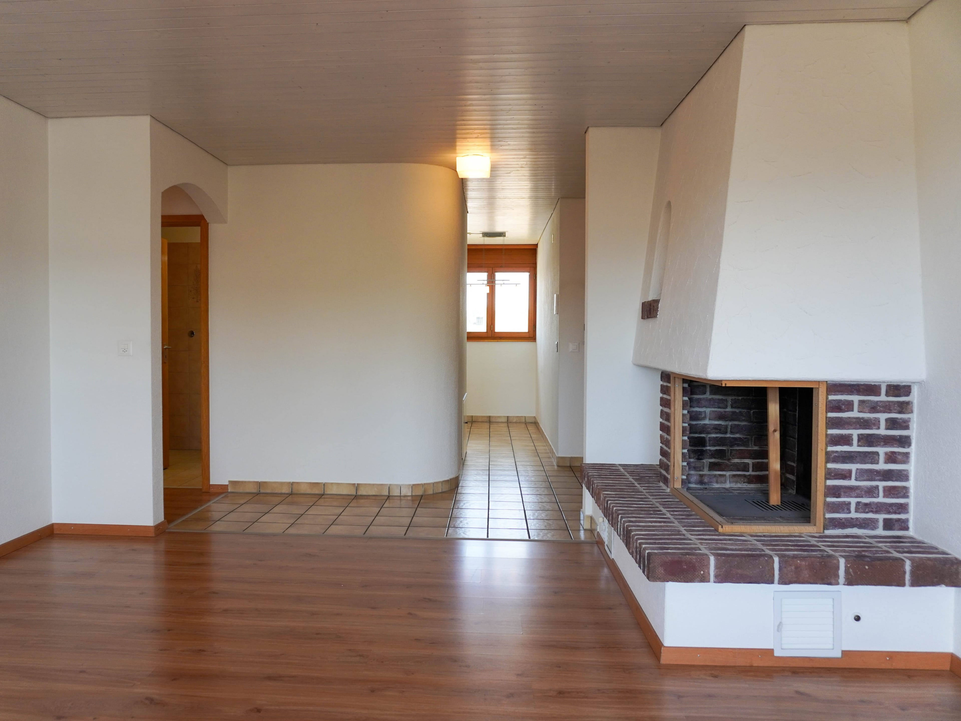 Zentral wohnen in Wohlen: Helle 3½-Zimmer-Wohnung mit Balkon - Bild 3