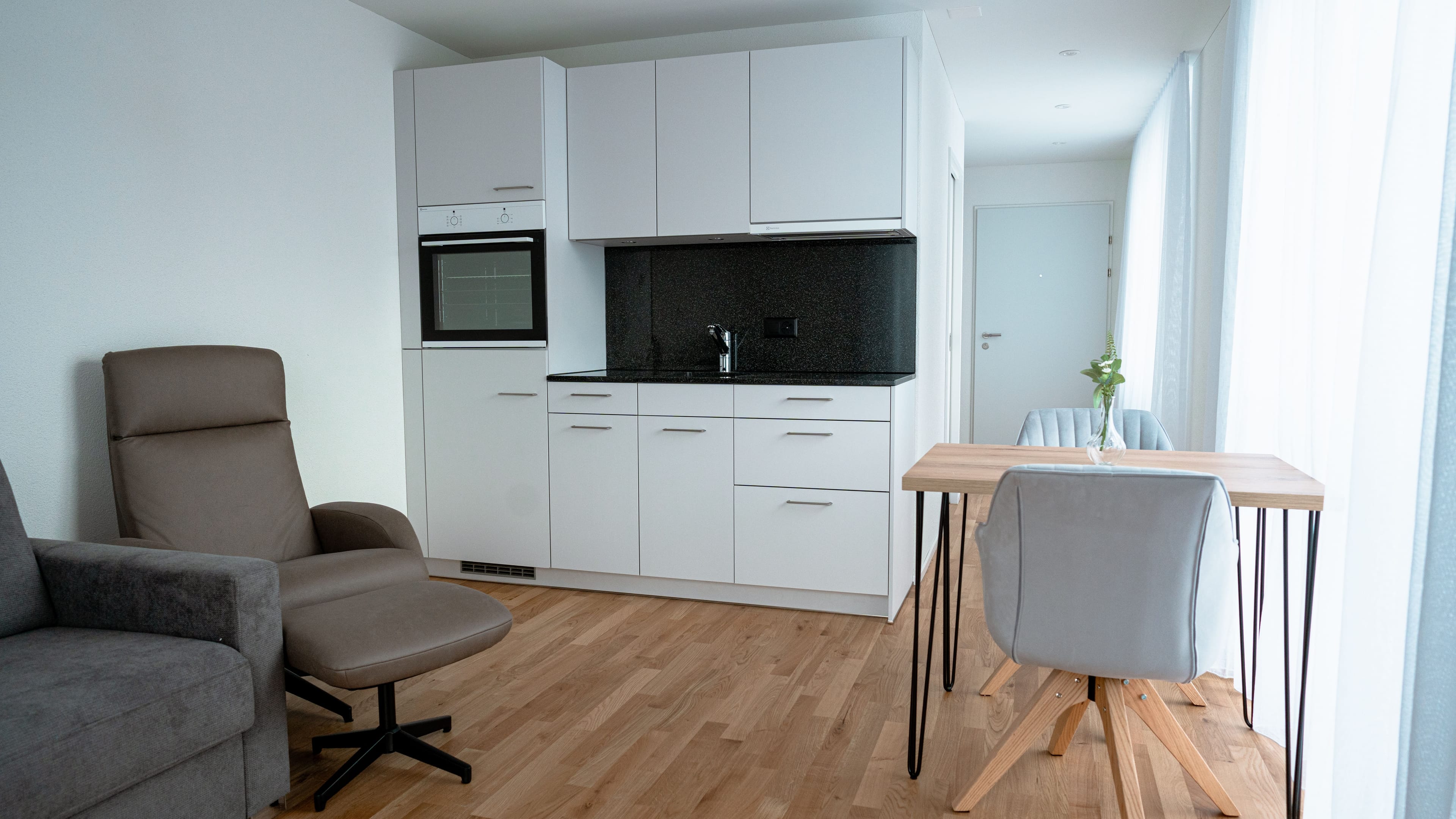 Möblierte 1-Zimmer-Wohnung mit Terrasse in Dübendorf - Bild 6