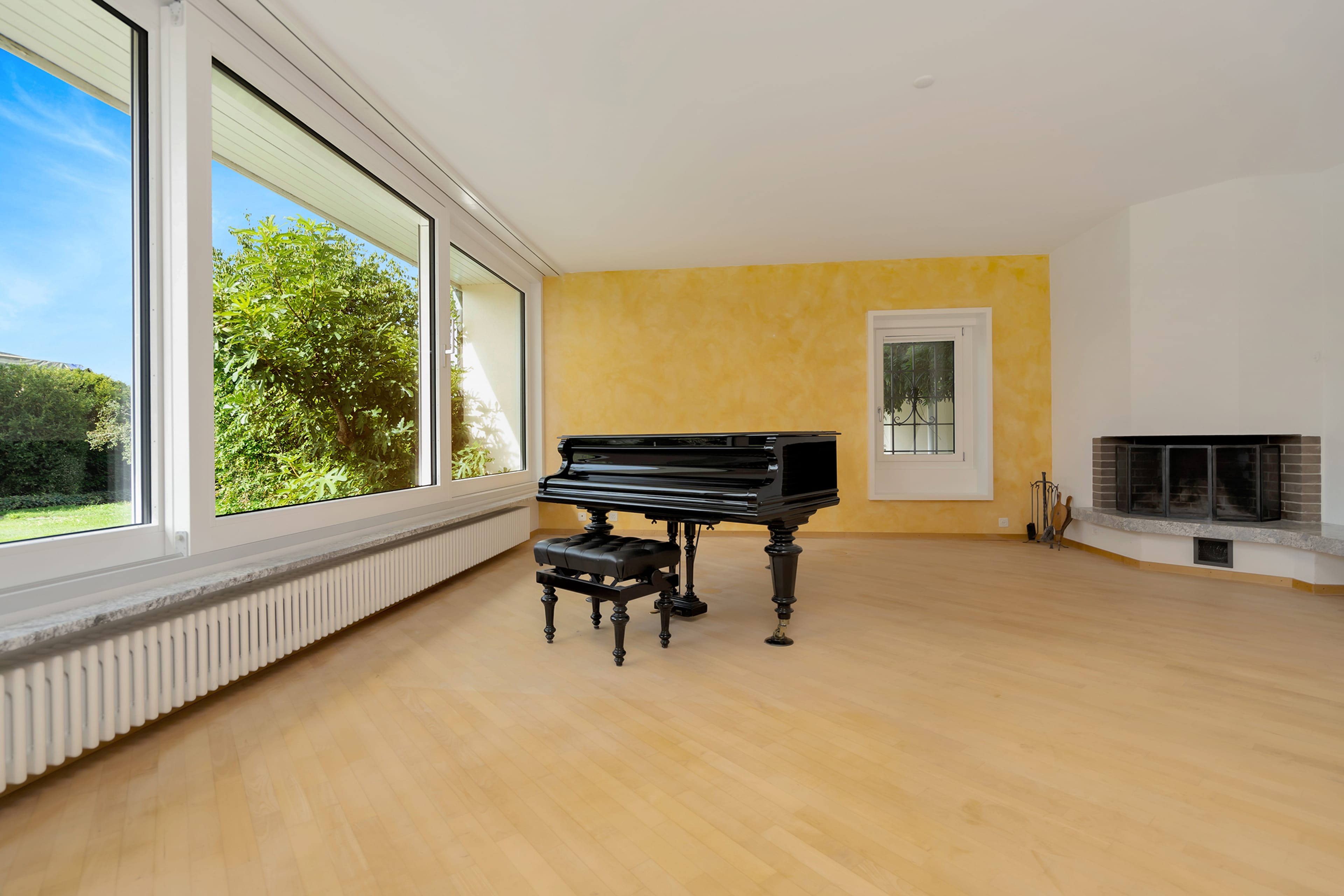 Grosszügiges Wohnen mit unverbaubarem Weitblick – Familienresidenz mit Pool in Frauenkappelen - 6