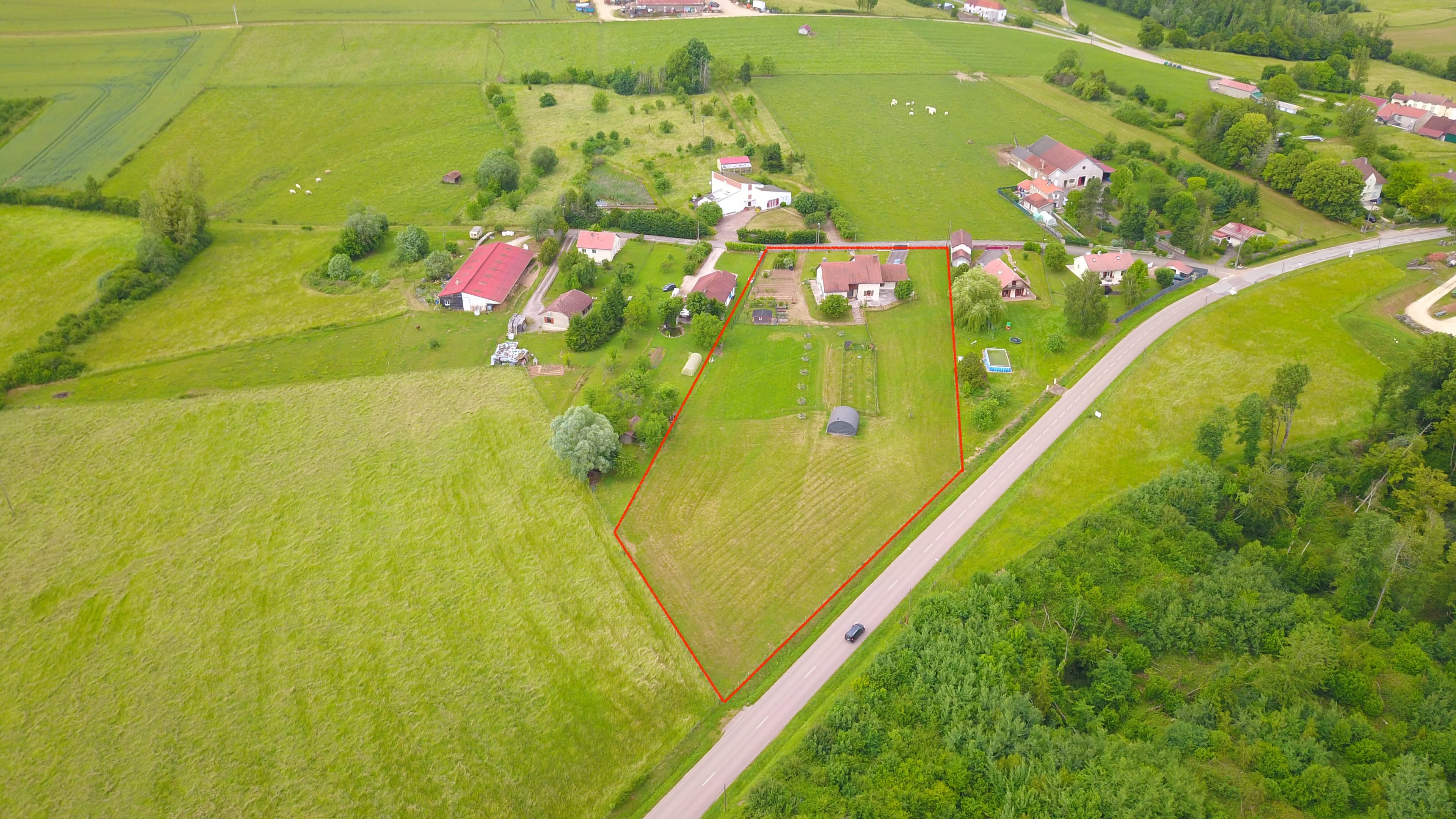 7.5-Zimmer-Landhaus mit 1 ha Grundstück in Monthureux-sur-Saône (FR) nähe Basel und Boncourt - Bild 2