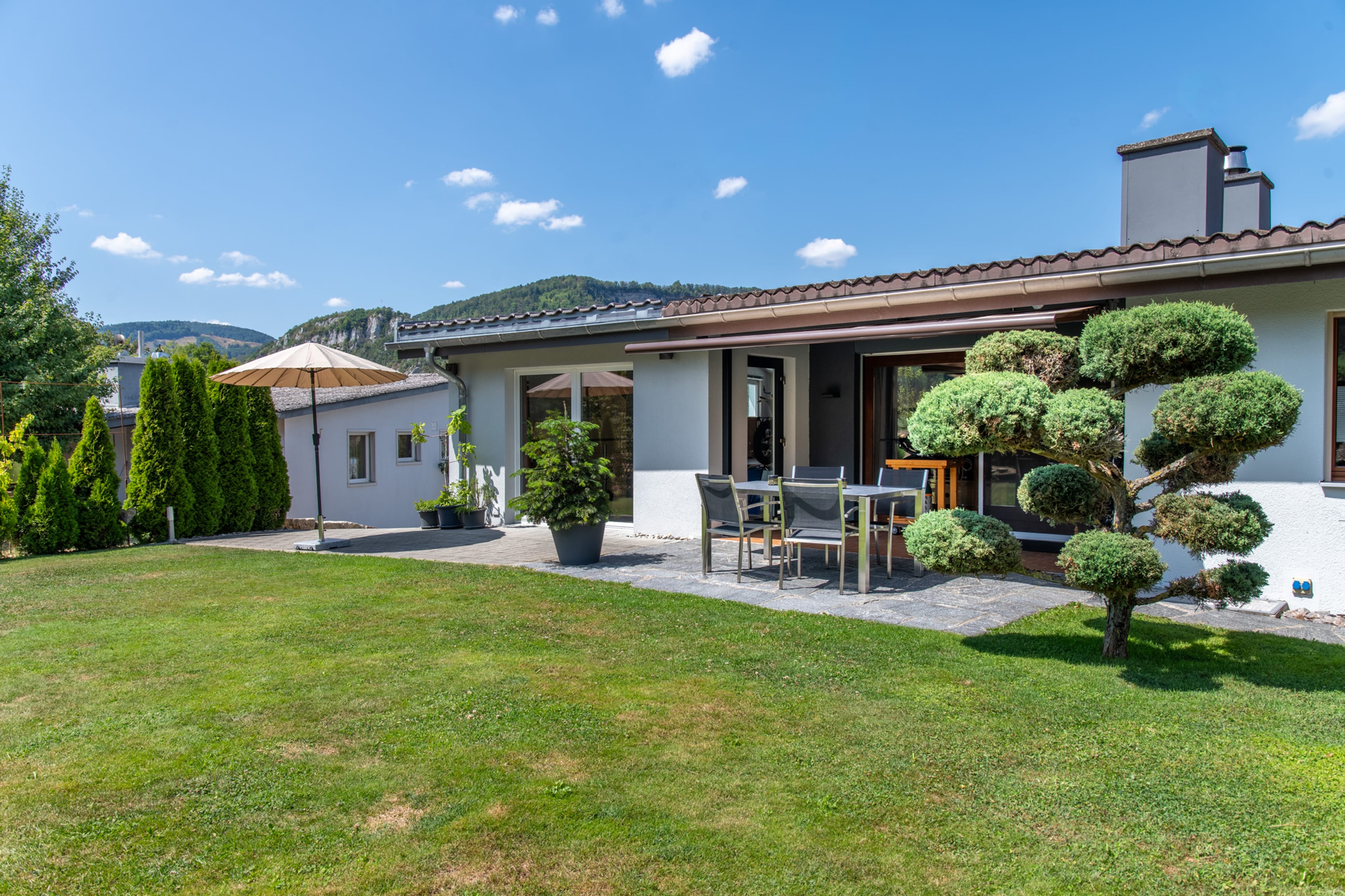 Wohnen an traumhafter Lage mit Weitsicht und grosser Garage - 12