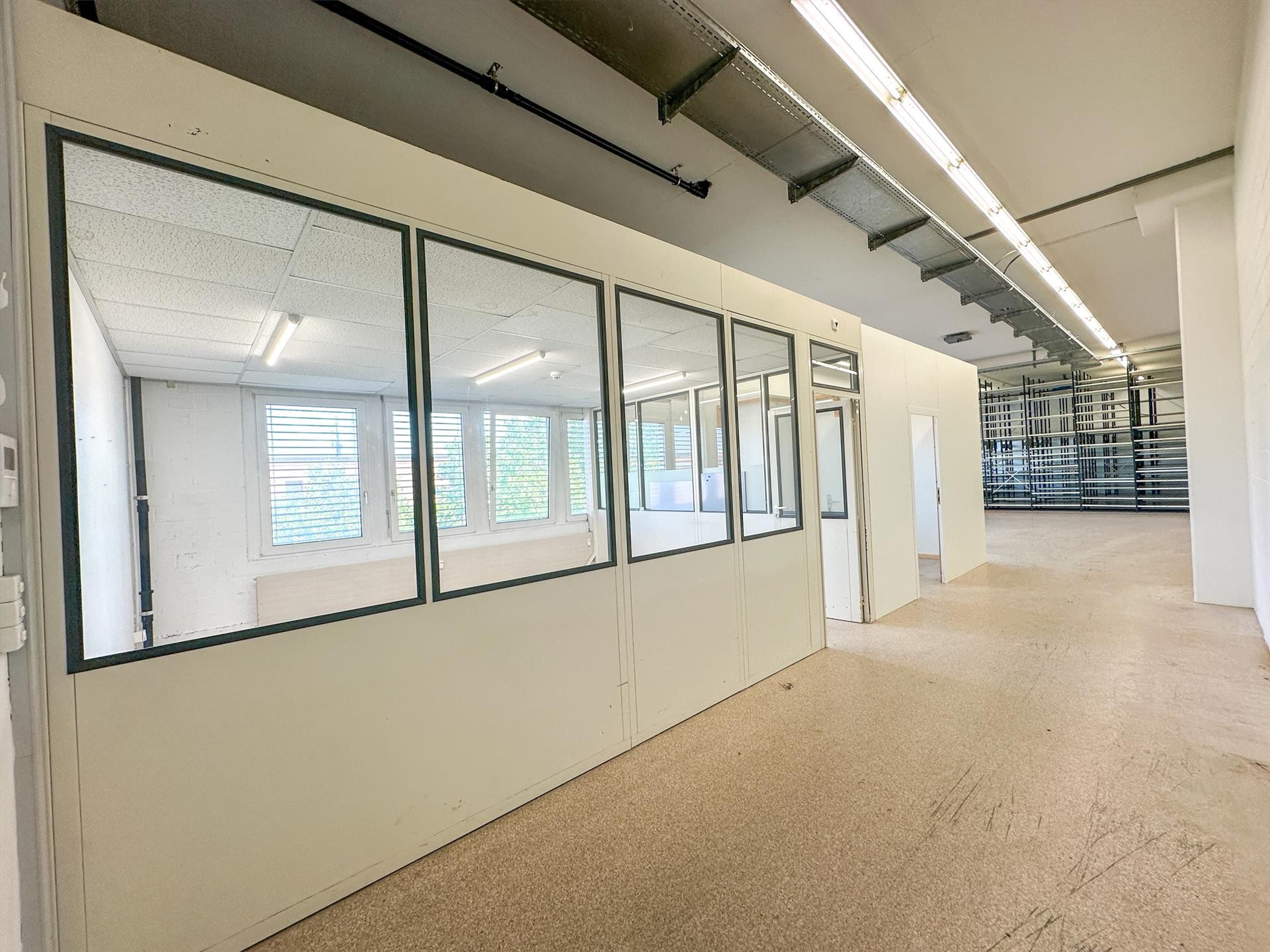 Vielseitige Gewerbefläche mit Lager & Büro in Reinach mieten