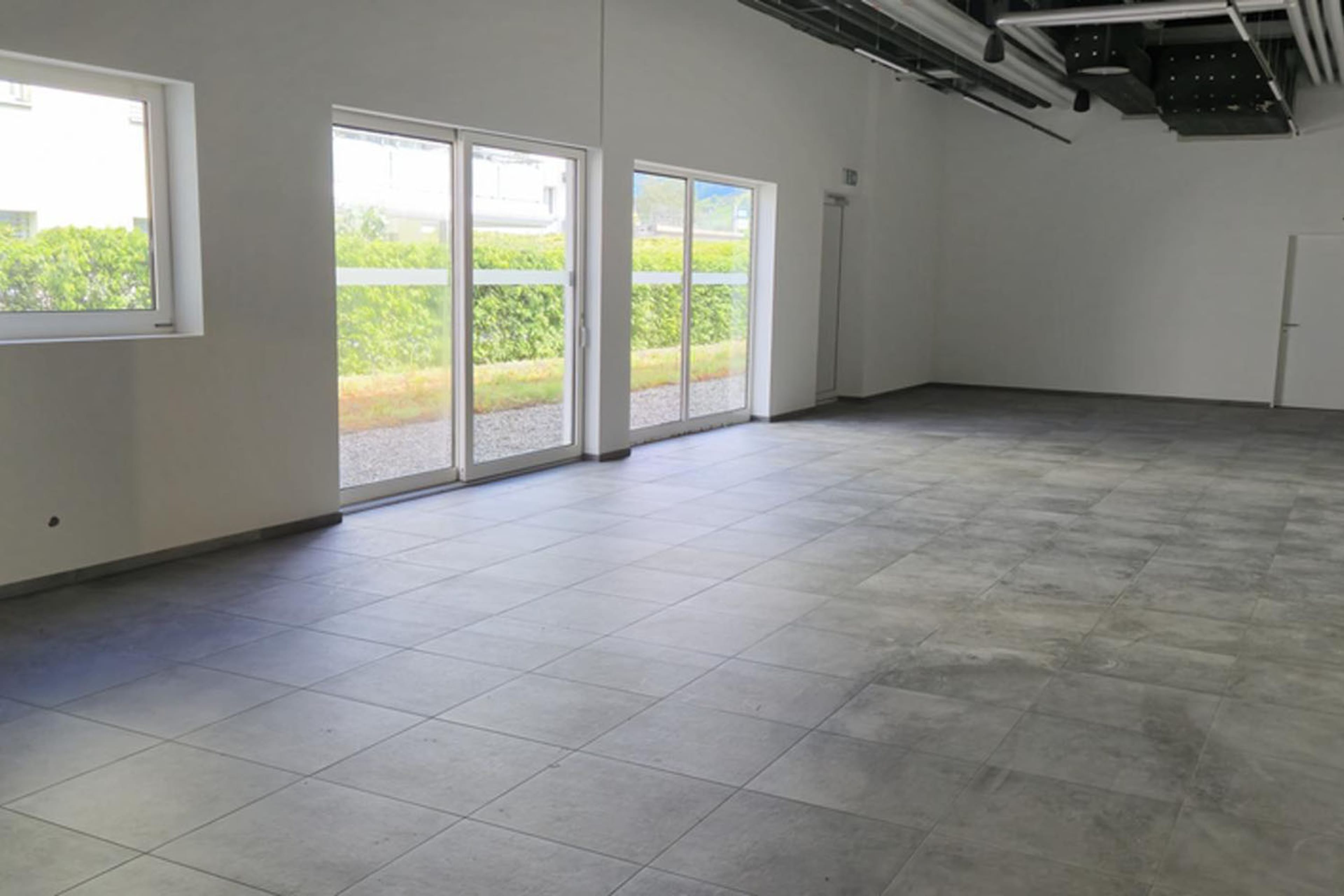 Top Retailflächen 136-185 m² mit Lageroption, Buochs - 8