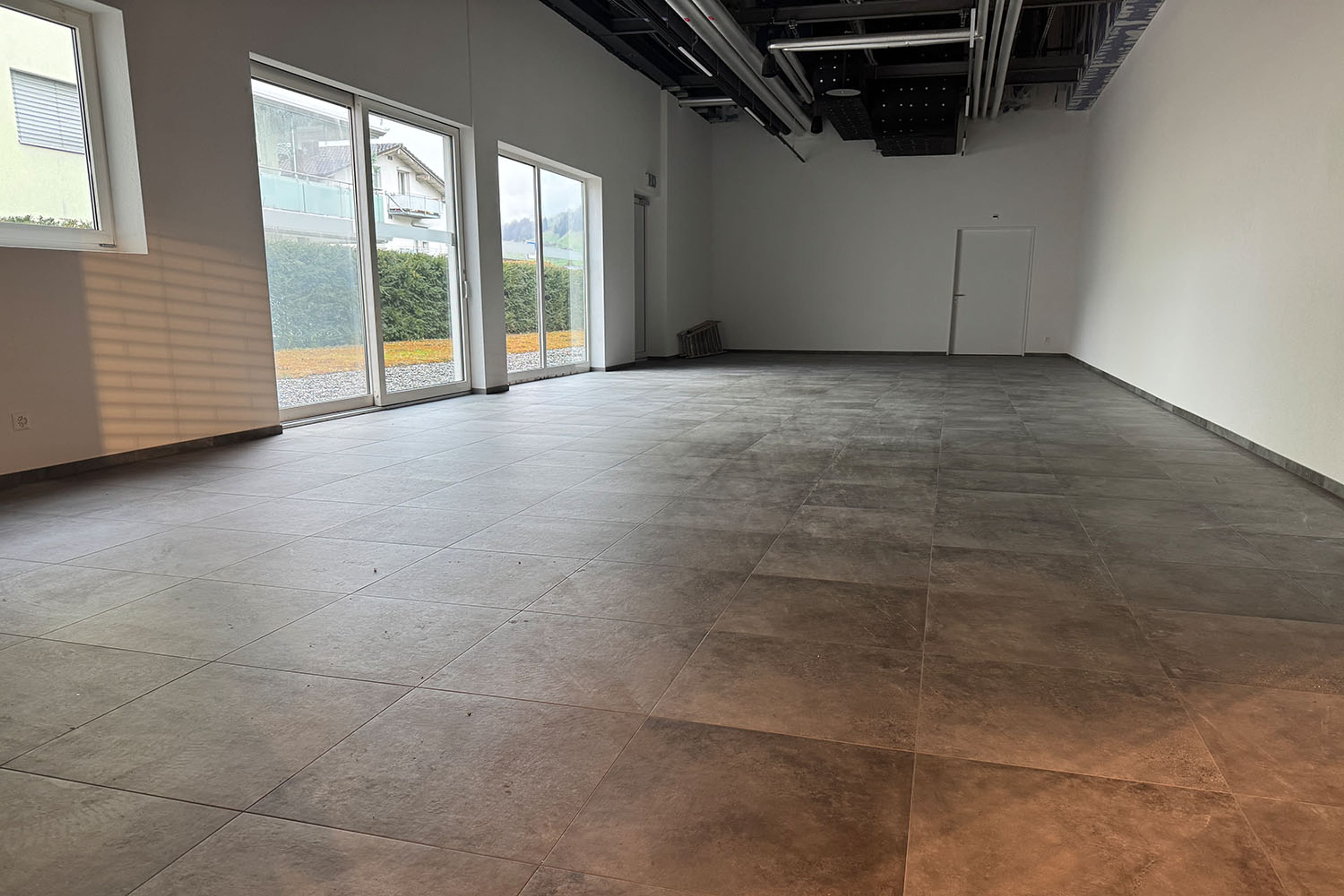 Top Retailflächen 136-185 m² mit Lageroption, Buochs - 5