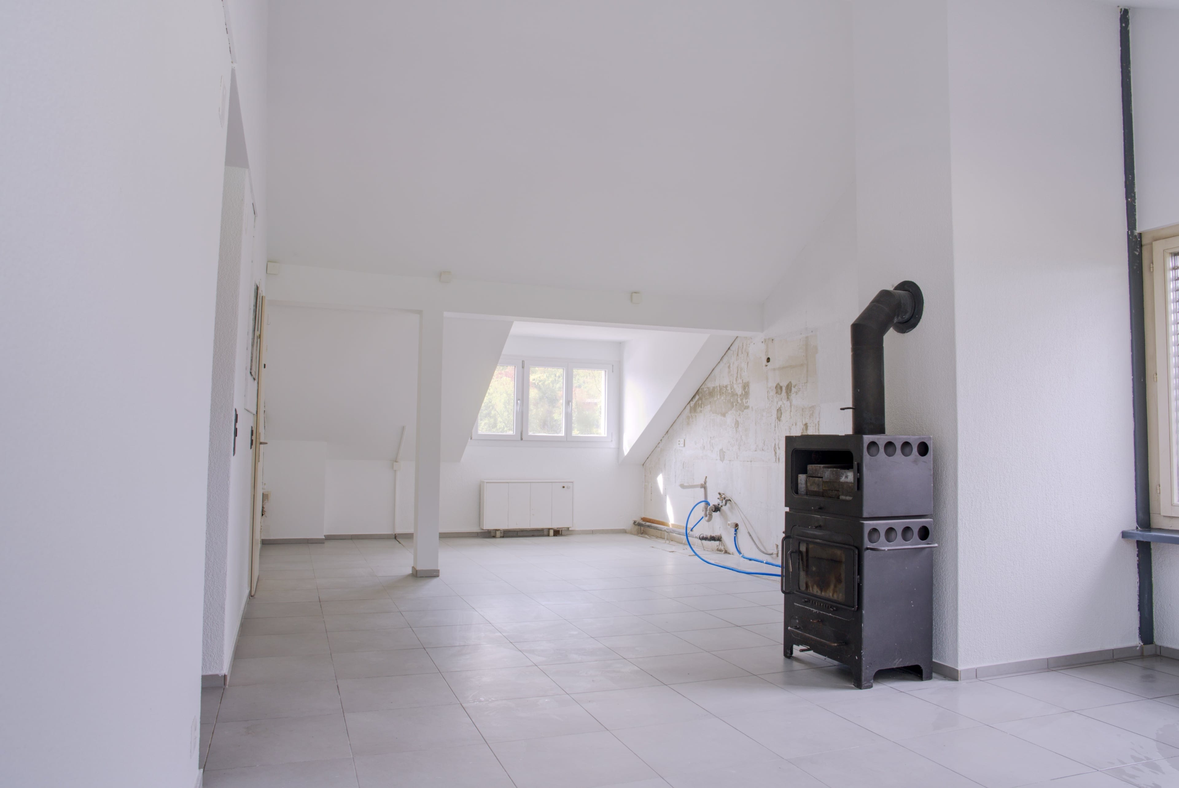 Teilsanierte Dachgeschosswohnung mit zusätzlichem Ausbaupotential - 4
