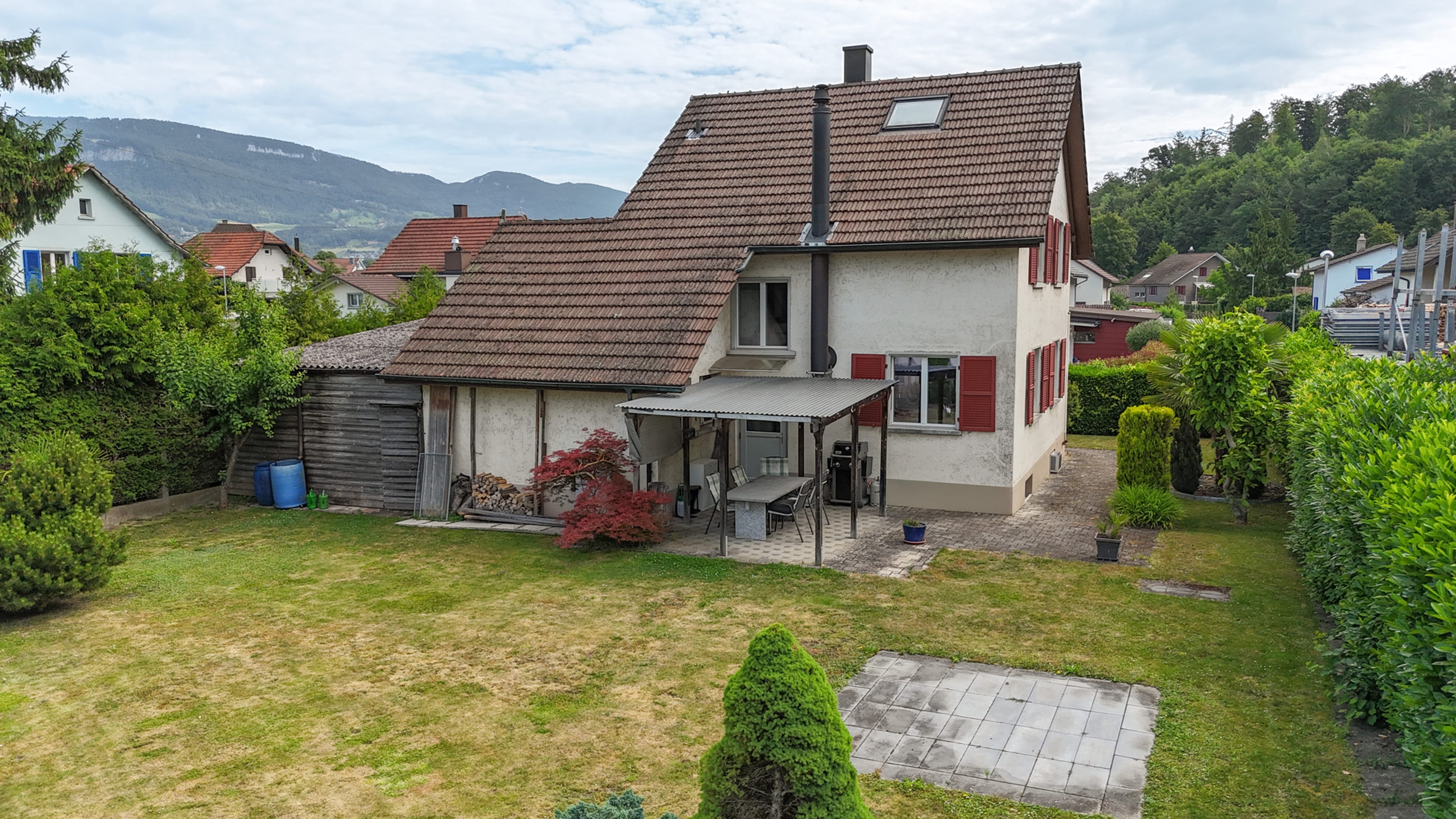 Wohnen & Entspannen: Freistehendes Einfamilienhaus mit grosszügigem Garten