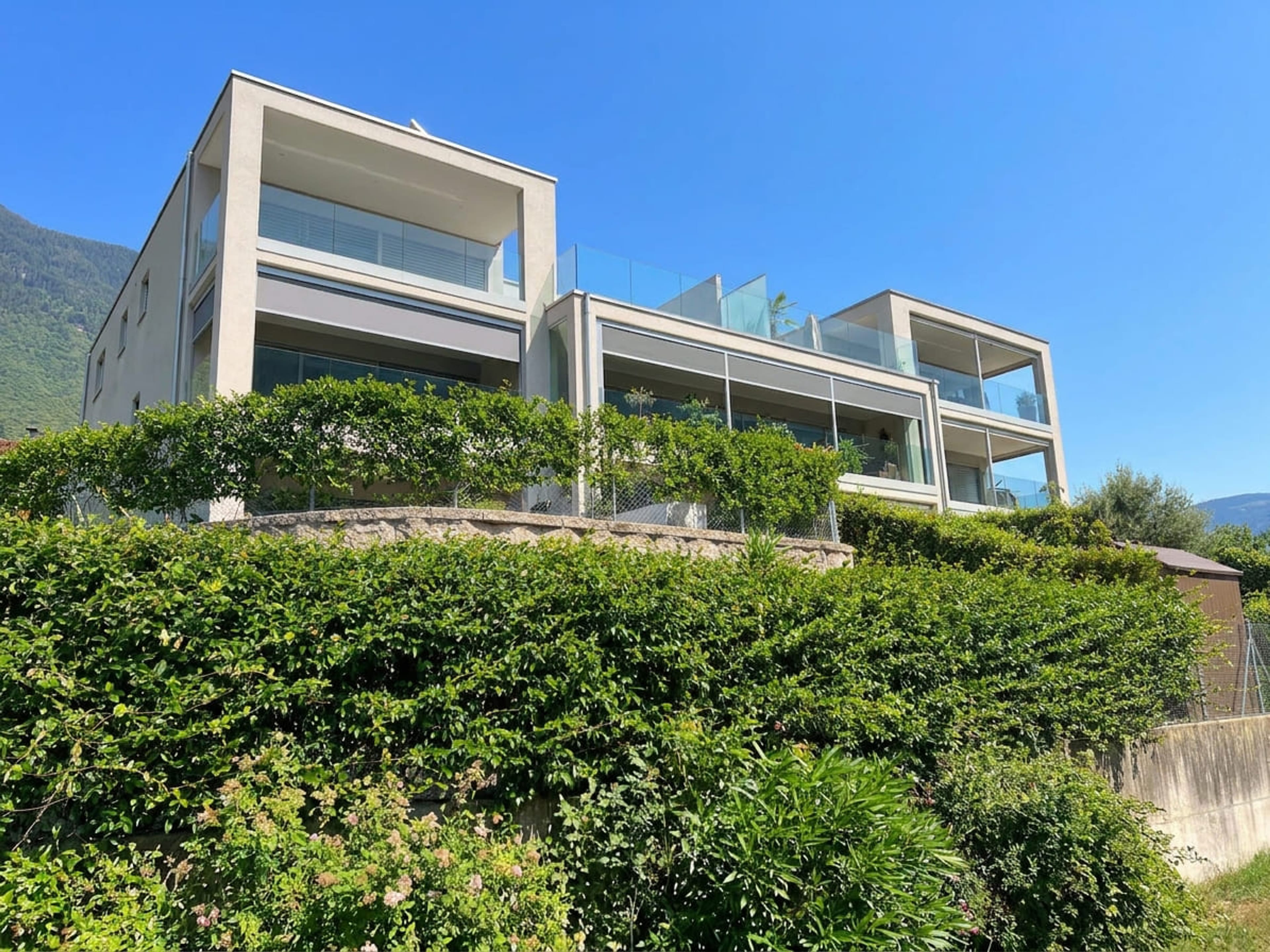3.5 locali moderno e luminoso con loggia a Claro - 9