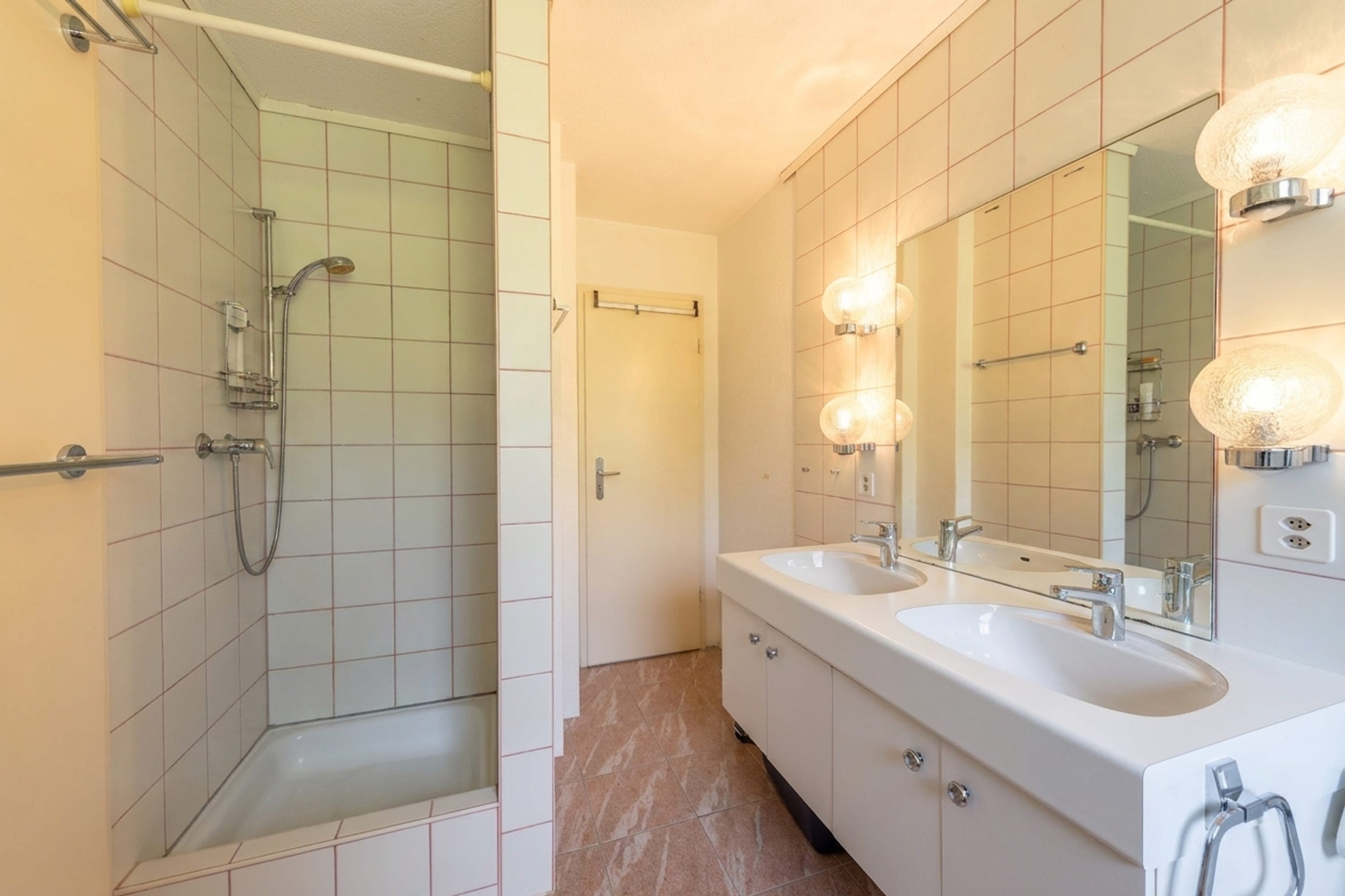 Hoch über Grenchen: Wohnglück mit Panorama & Terrasse - 8