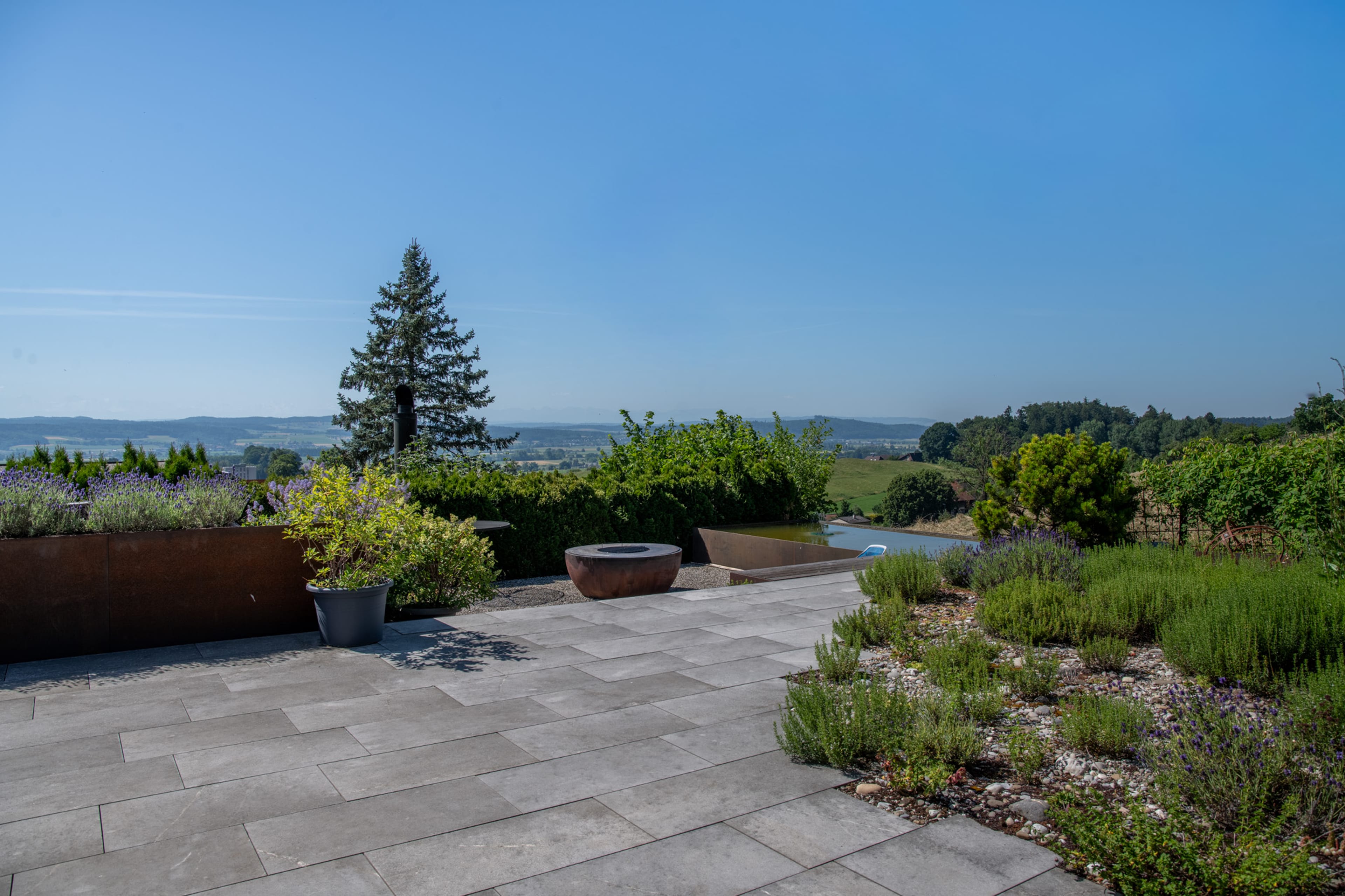 Hoch über Grenchen: Wohnglück mit Panorama & Terrasse - 25