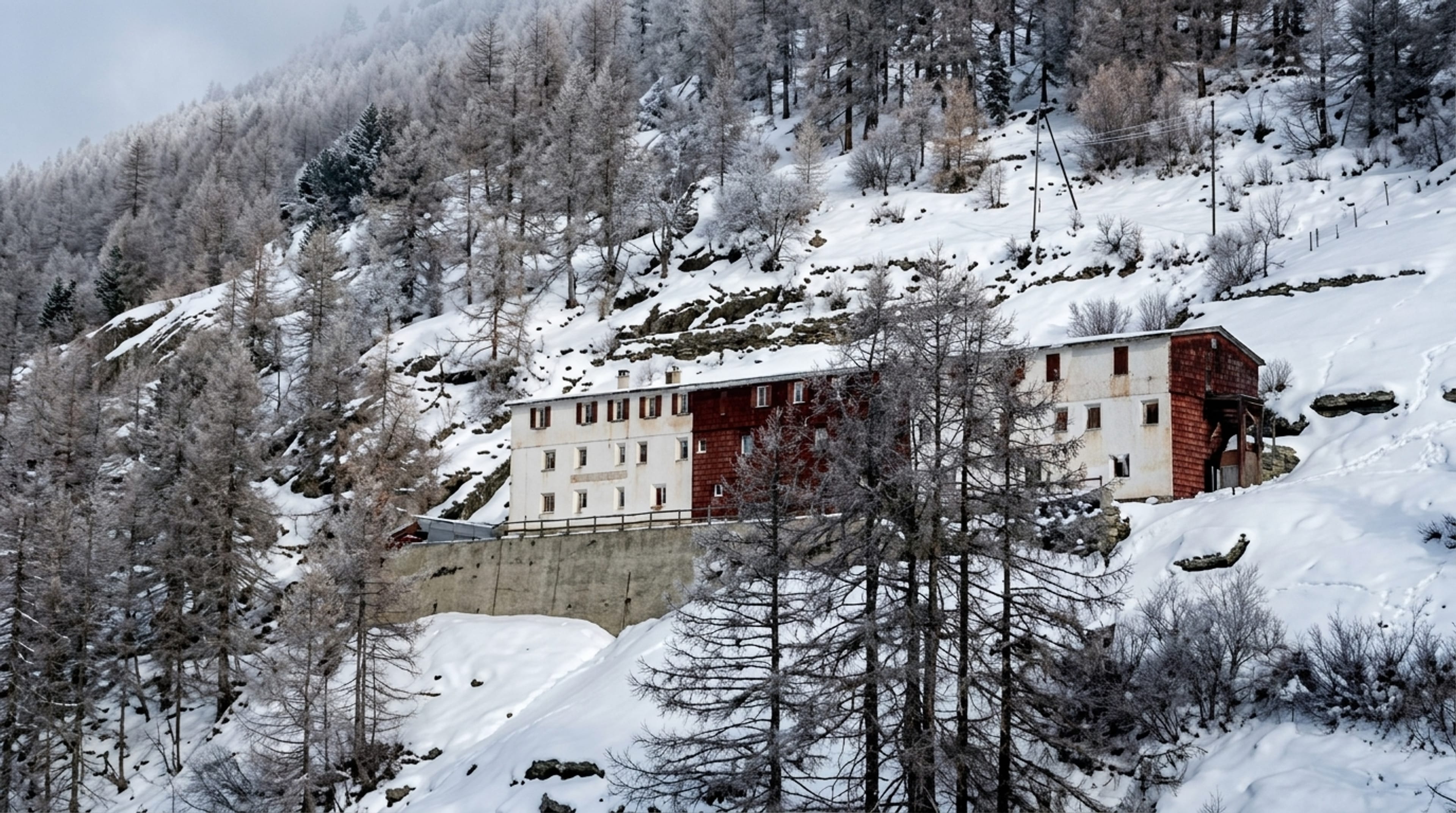 Ferien-Mehrfamilienhaus mit 9 Einheiten in Saas-Almagell - 2