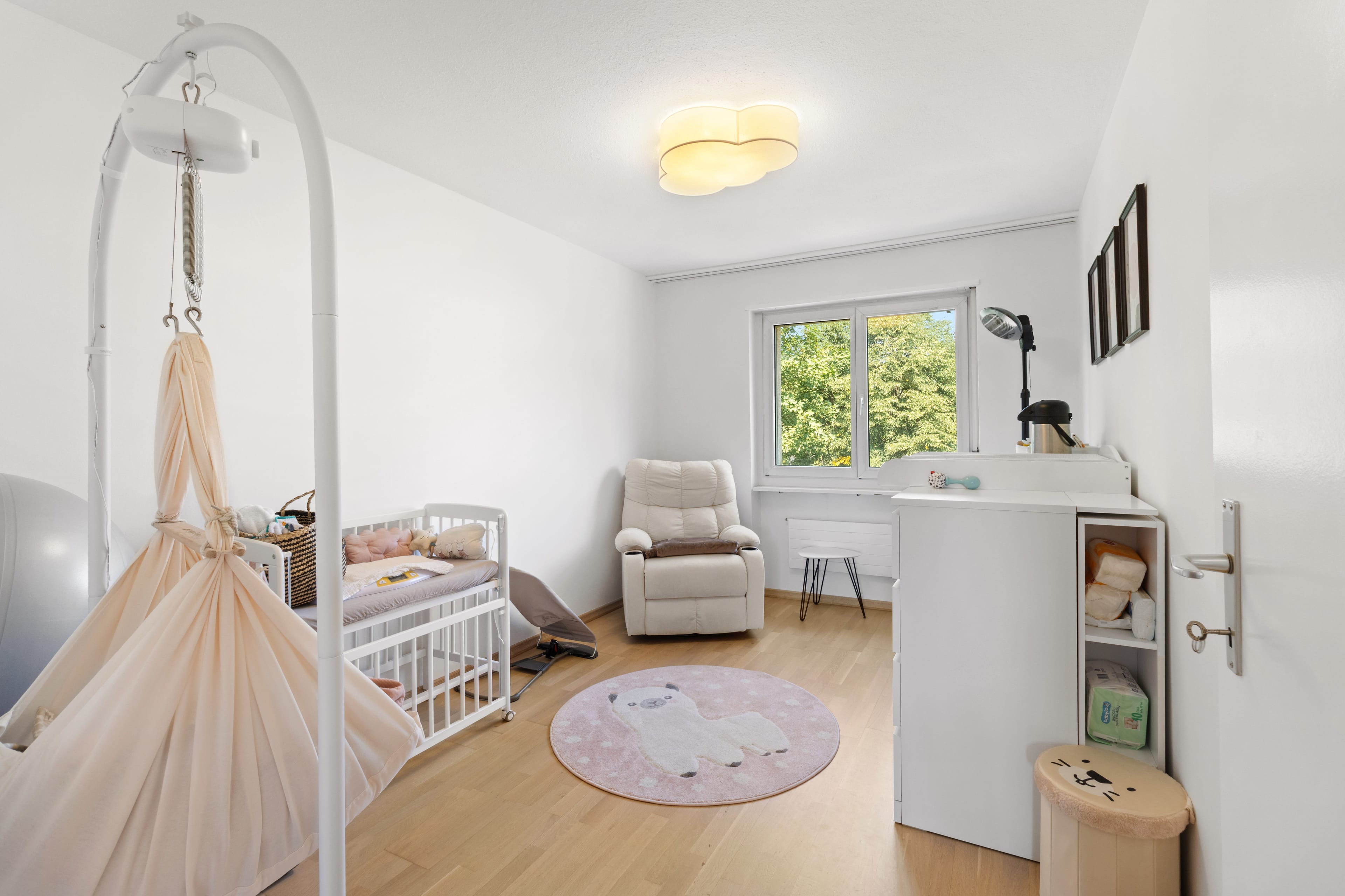 Helle 4.5-Zimmer-Wohnung mit Balkon in Beringen kaufen - Bild 3