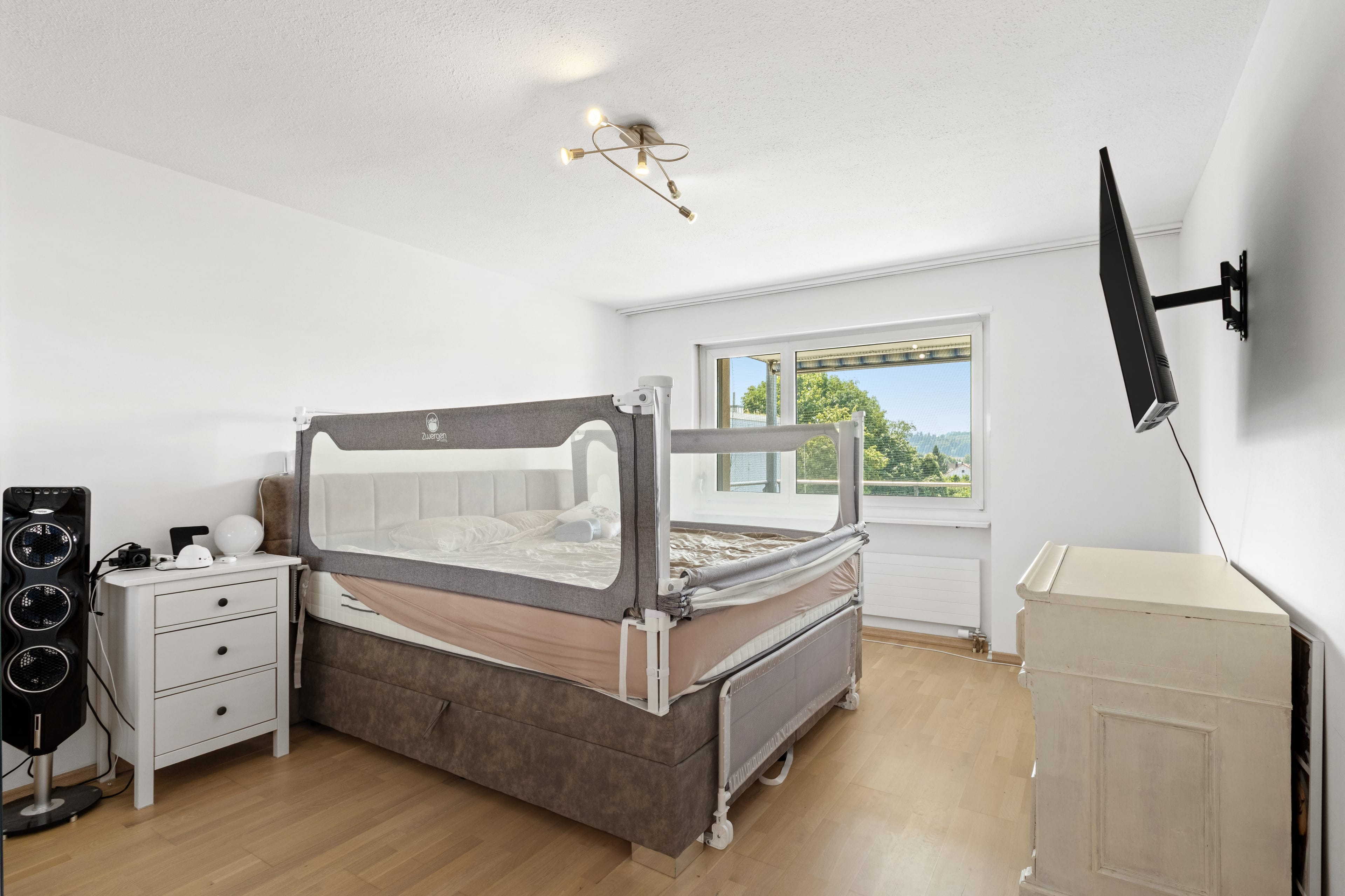 Helle 4.5-Zimmer-Wohnung mit Balkon in Beringen kaufen - Bild 6