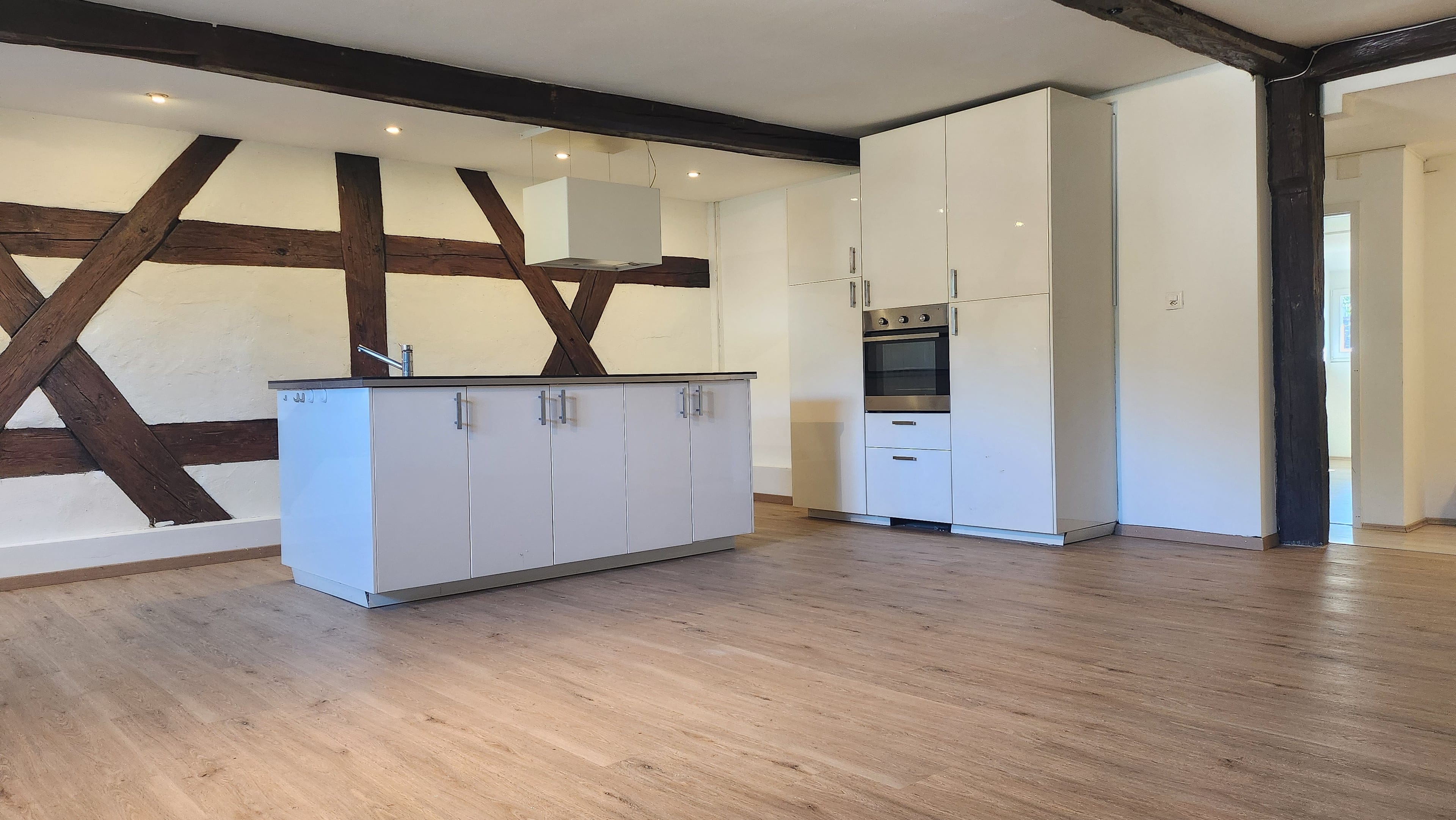 3.5-Zimmer-Dachwohnung mit Charme in Kaiserstuhl mieten - 1