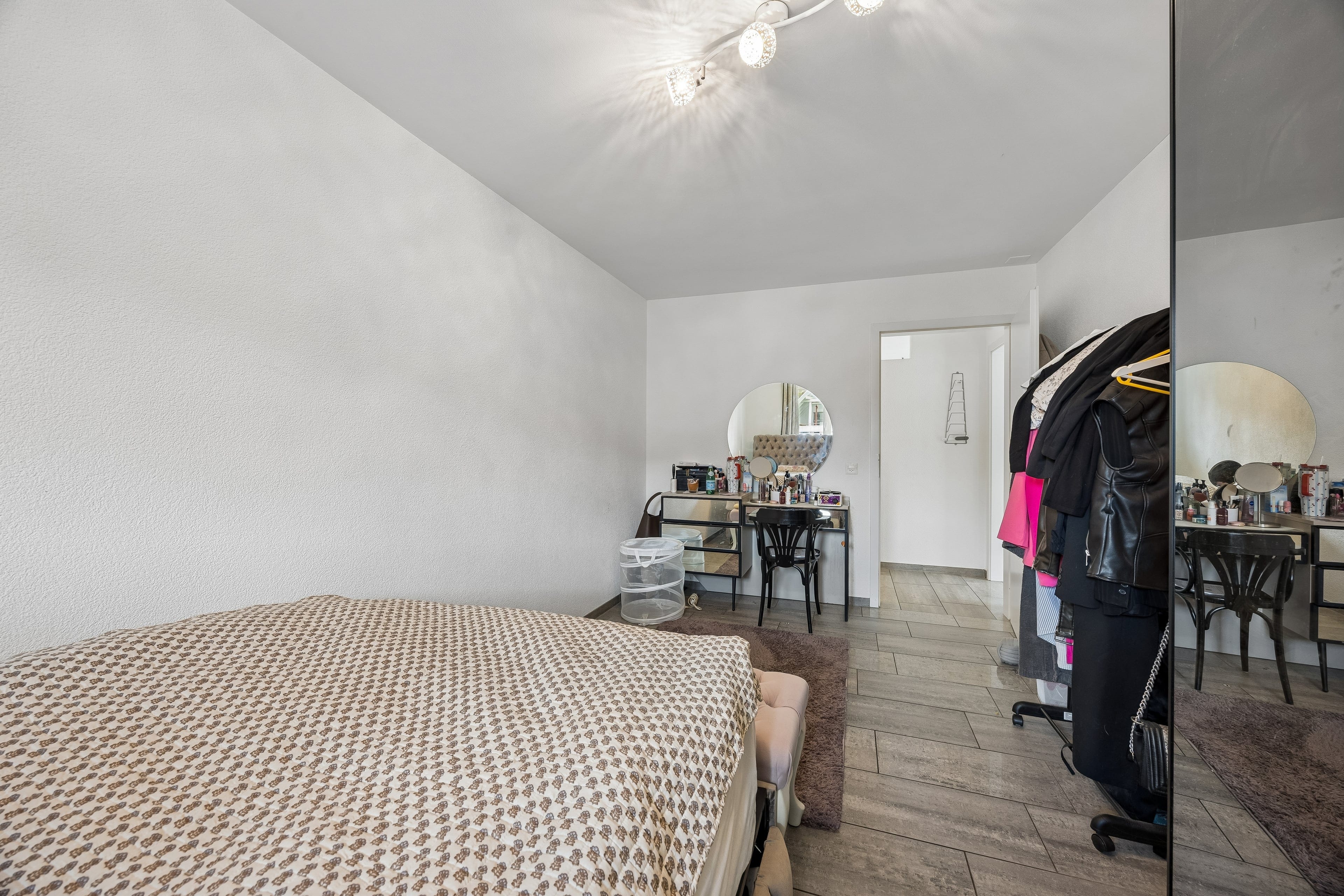 Ihr neues Zuhause im Grünen: 158 m² Wohngenuss auf einer Etage – stilvoll und modern - 26