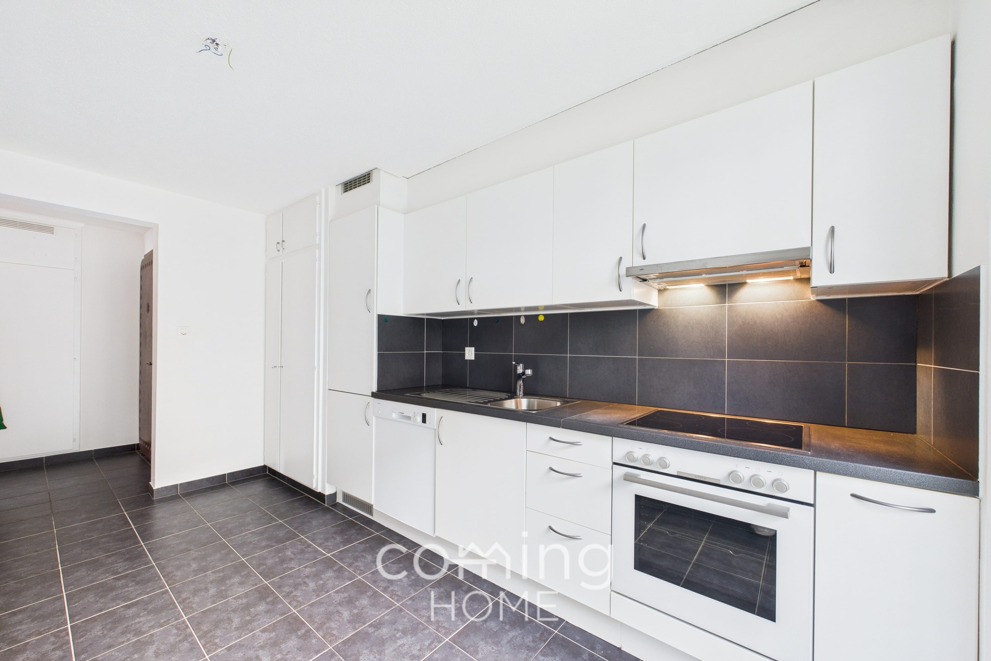 Sonnige 3.5-Zimmerwohnung mit Balkon und Bergsicht in ruhiger Lage - 15