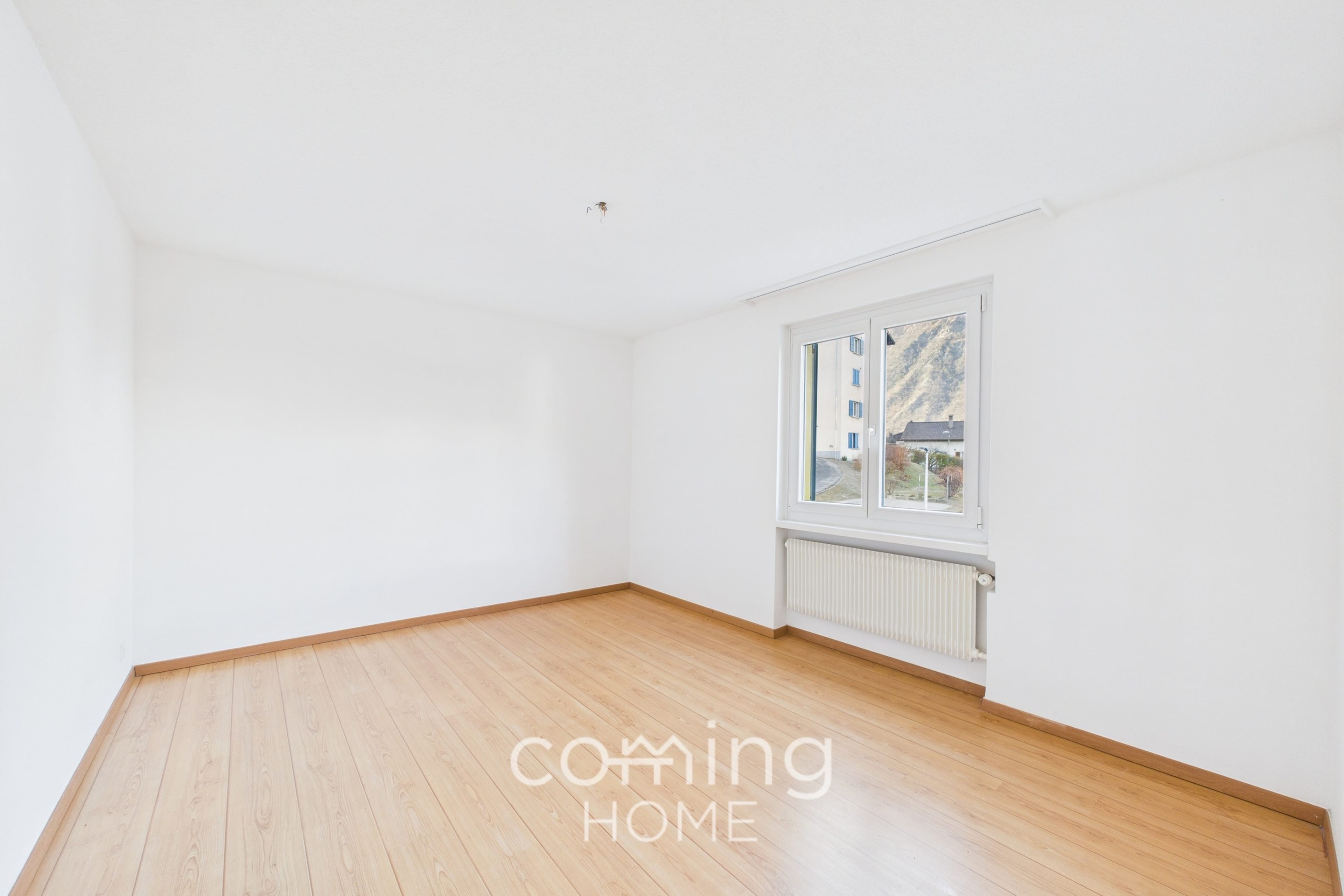 Sonnige 3.5-Zimmerwohnung mit Balkon und Bergsicht in ruhiger Lage - 8
