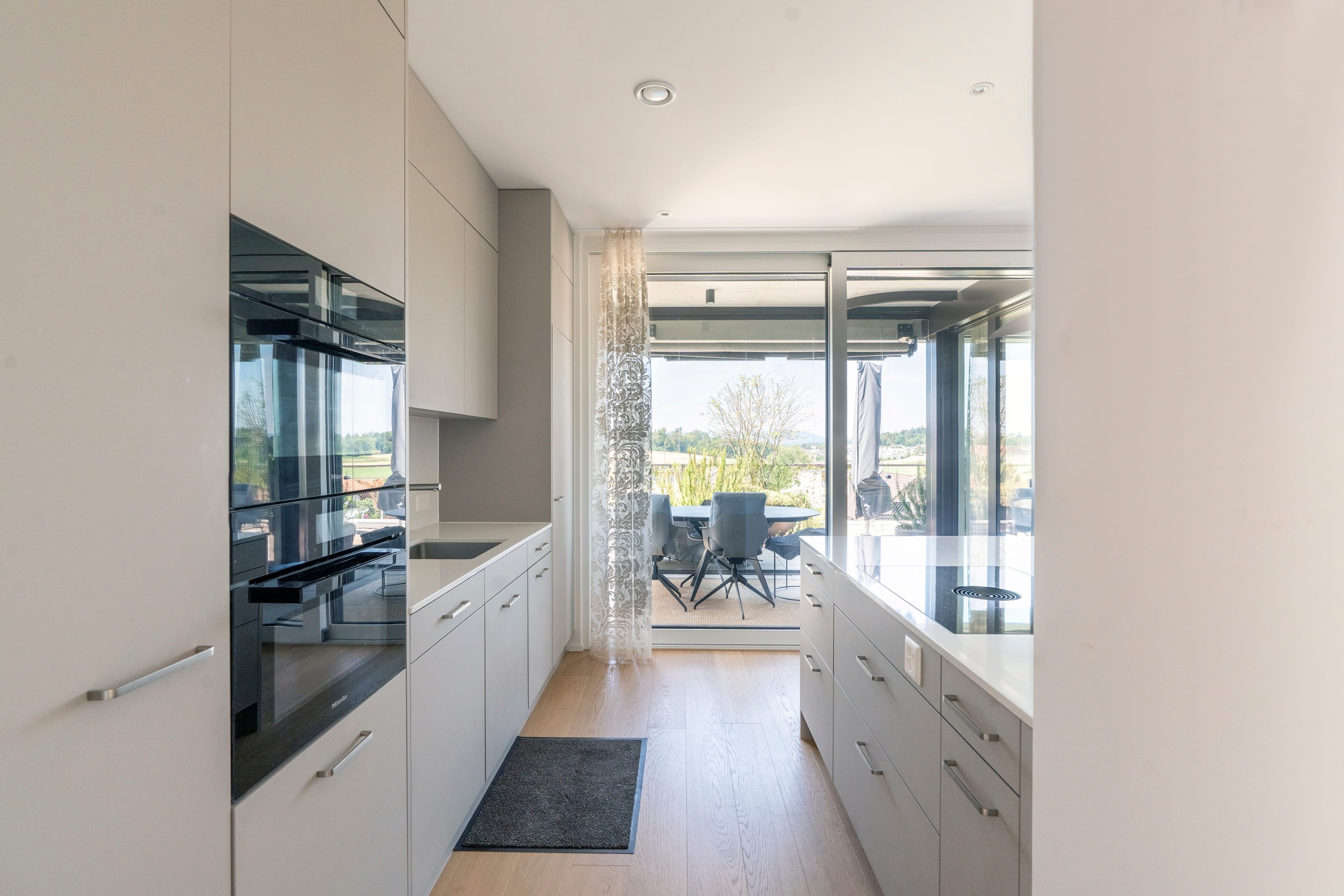Grosszügige 4.5-Zimmer-Attikawohnung mit Gartenoase und Weitblick - 4