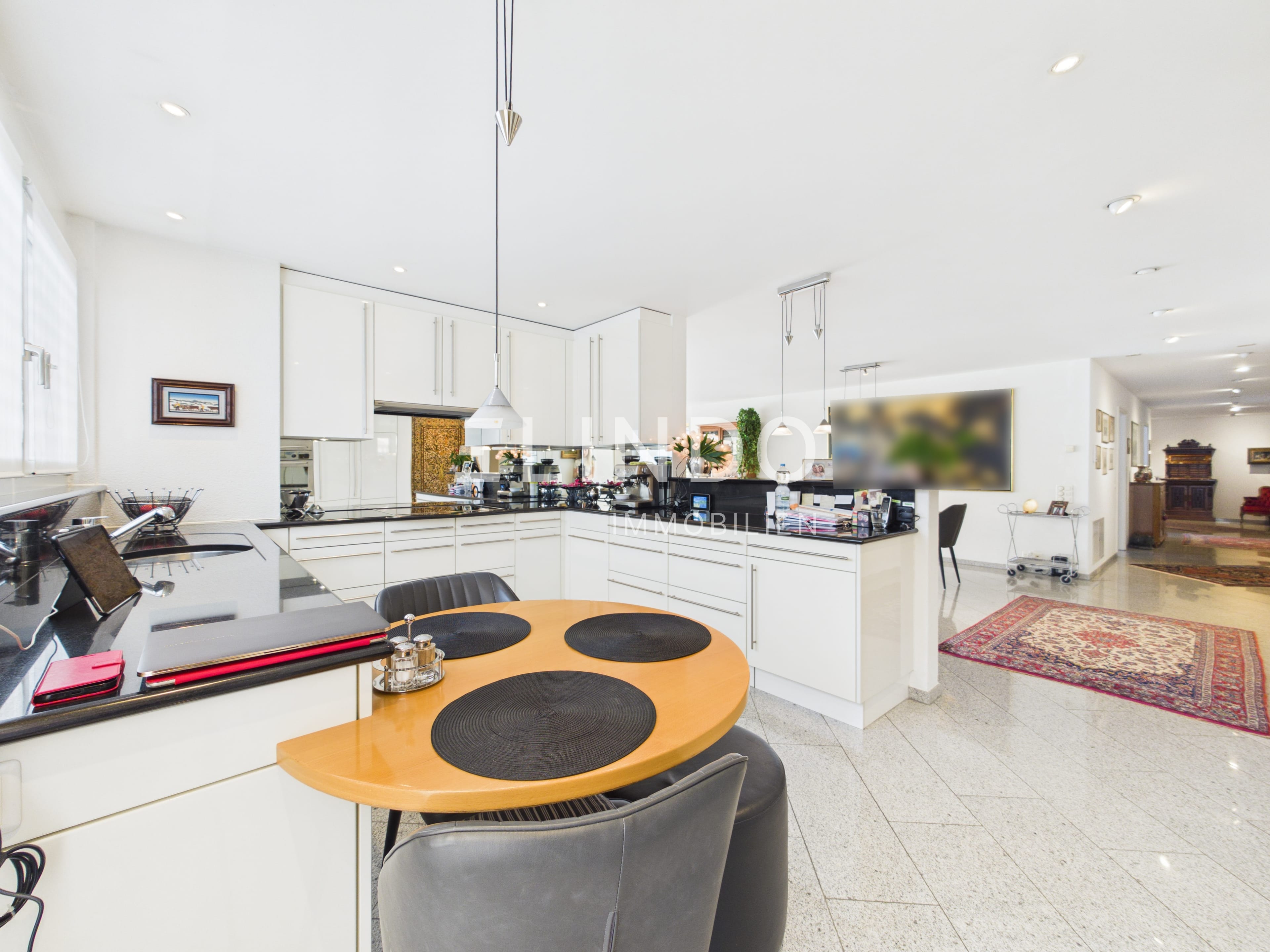 Grosszügige Terrassenwohnung mit Doppelgarage - Bild 6