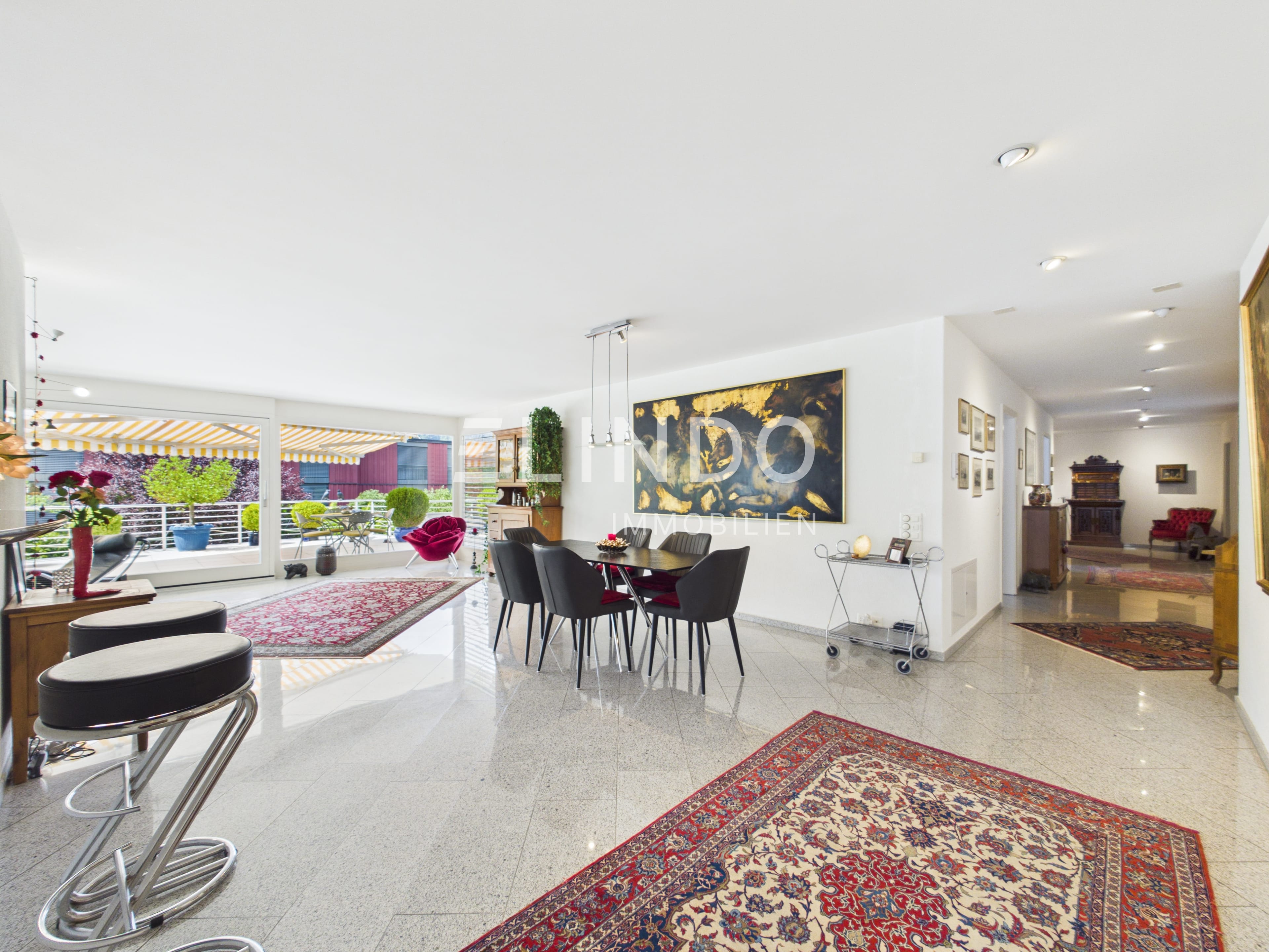 Grosszügige Terrassenwohnung mit Doppelgarage - Bild 3