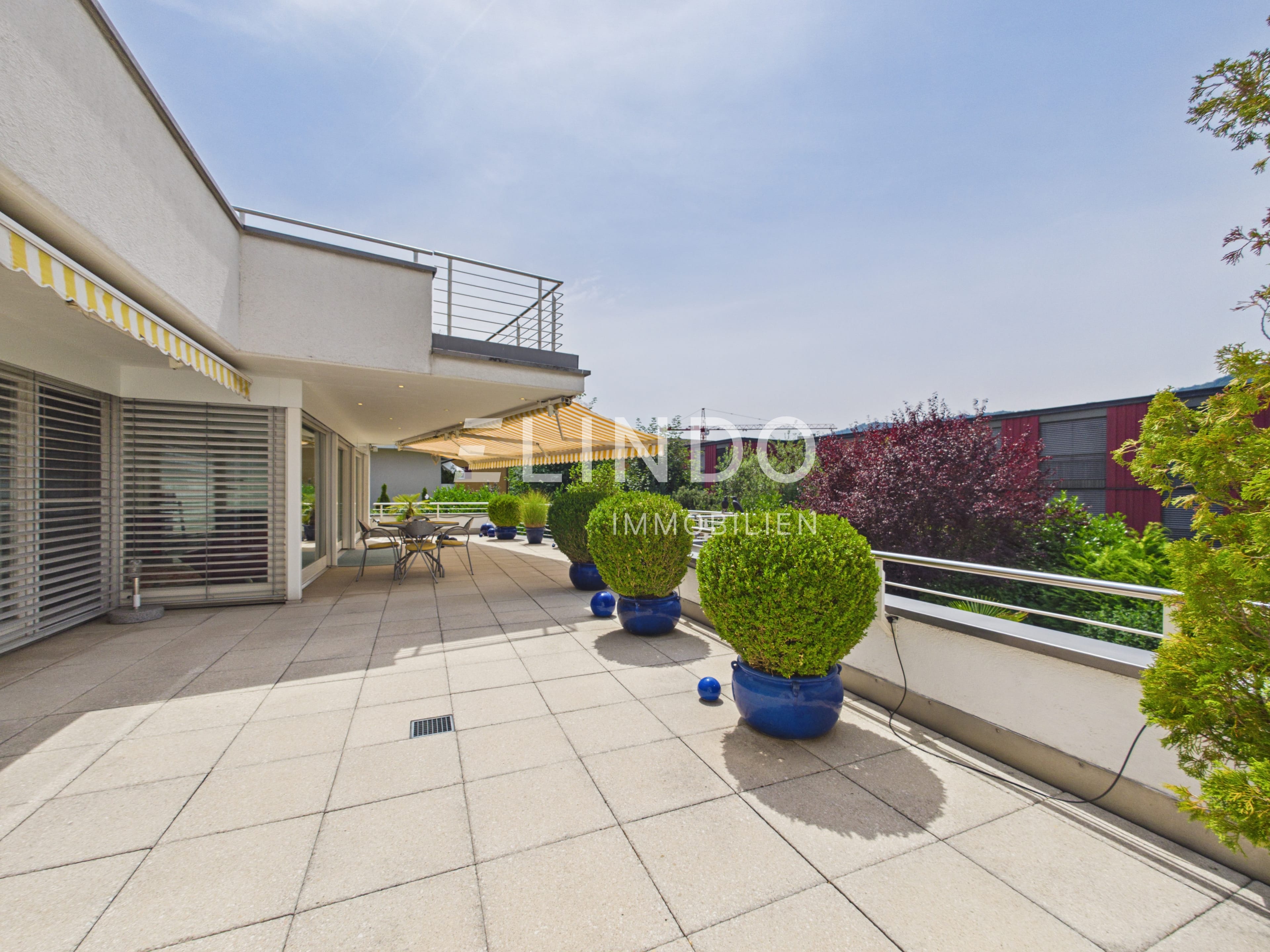 Grosszügige Terrassenwohnung mit Doppelgarage - Bild 15
