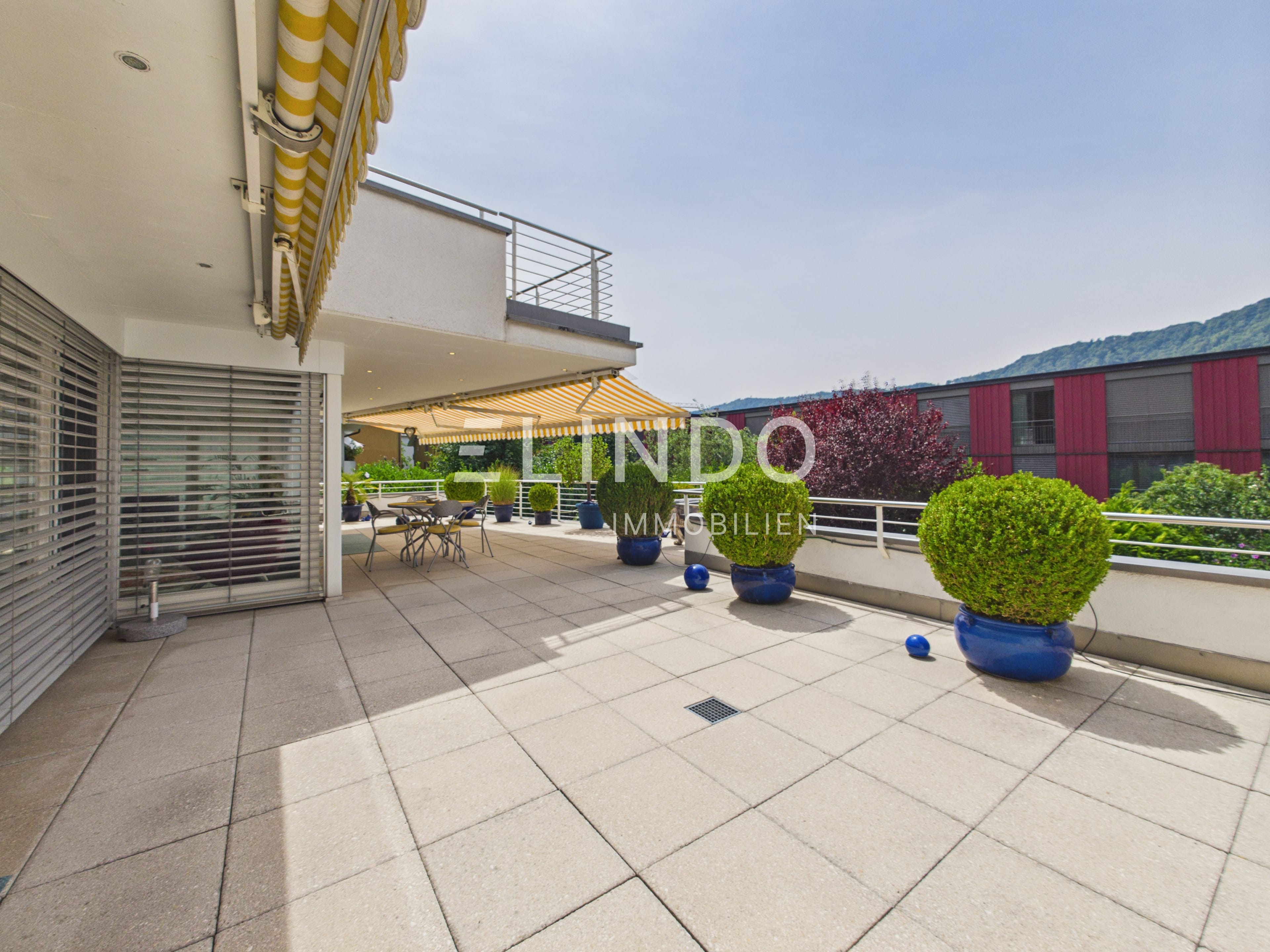Adliswil | 4.5-Zimmer-Terrassenwohnung mit 96 m2 Terrasse - Bild 2