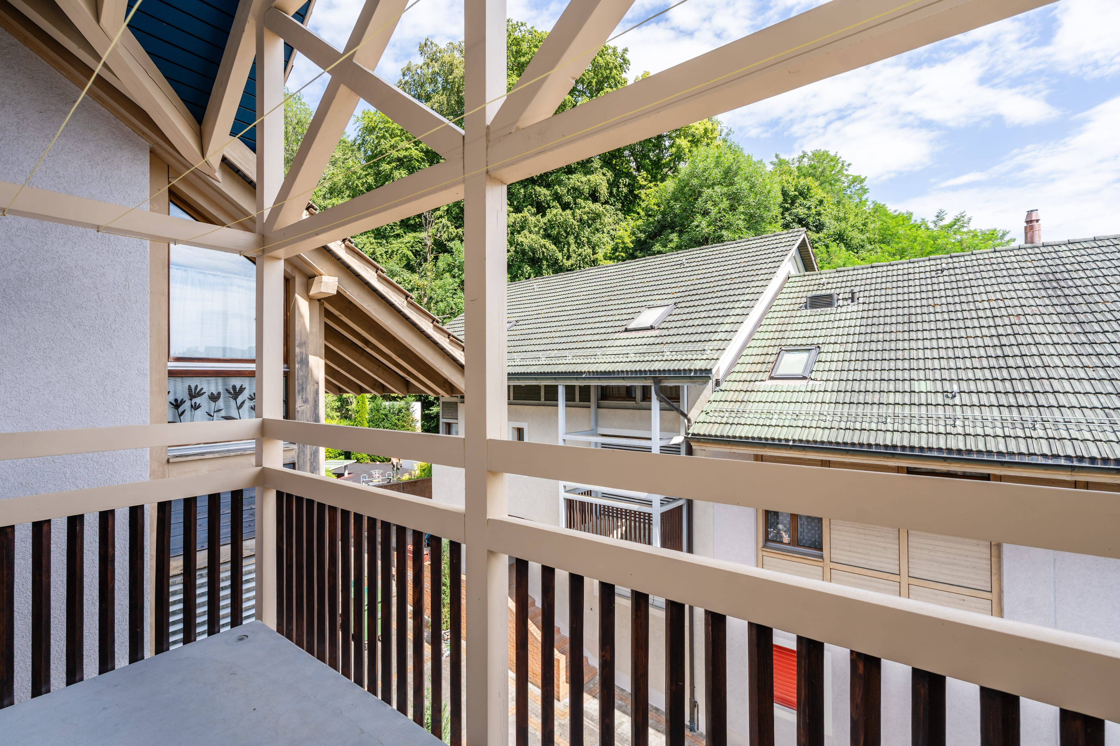 5.5-Zimmer-Reihenhaus mit Aussensitzplätzen, zwei Balkonen und einem Einstellhallenplatz - 14