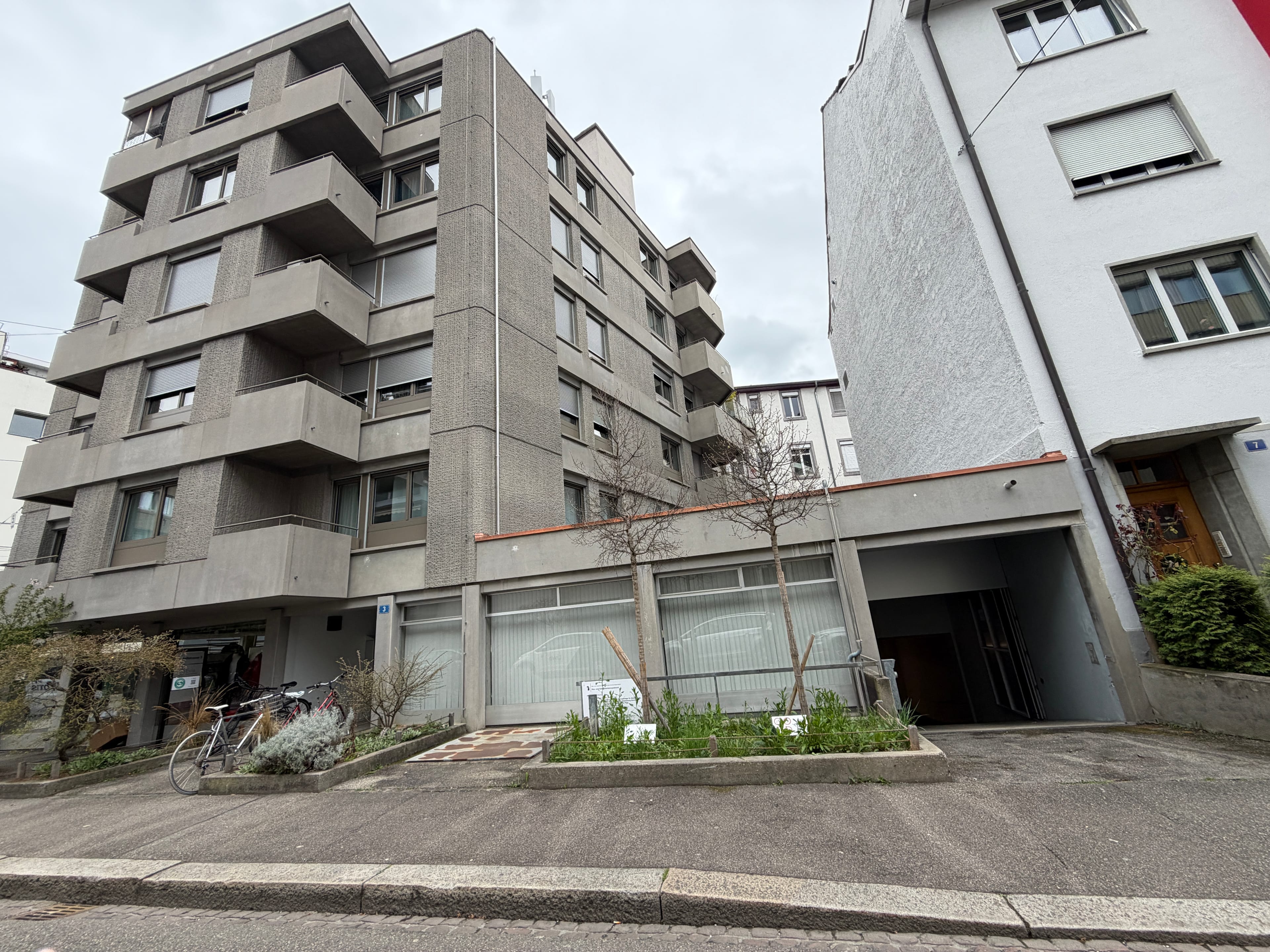 Tiefgaragenplatz nähe Brausebad 