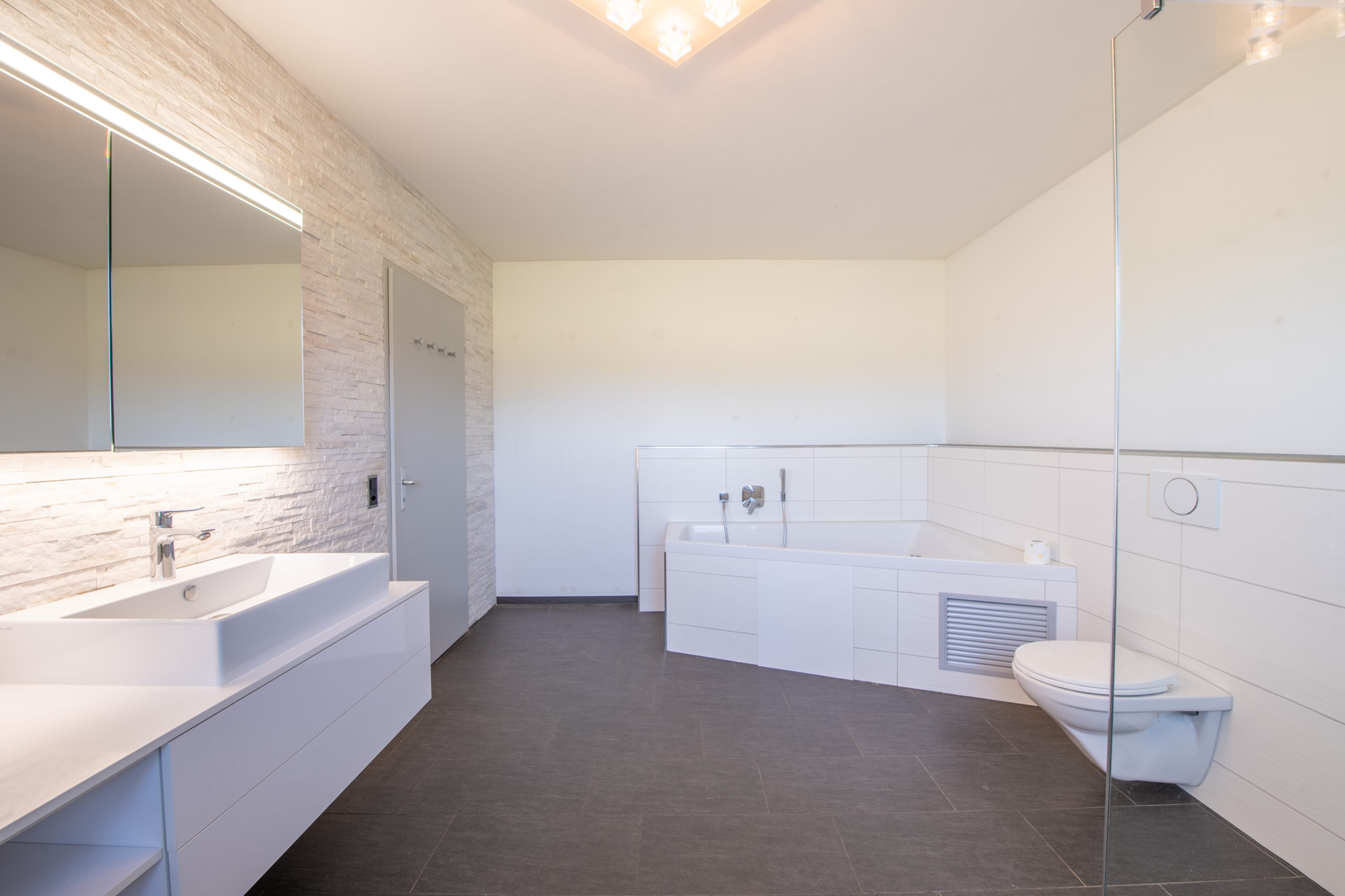 Zwei Wohneinheiten, unzählige Möglichkeiten – Ihr neues Zuhause mit privater Wellnessoase - 10