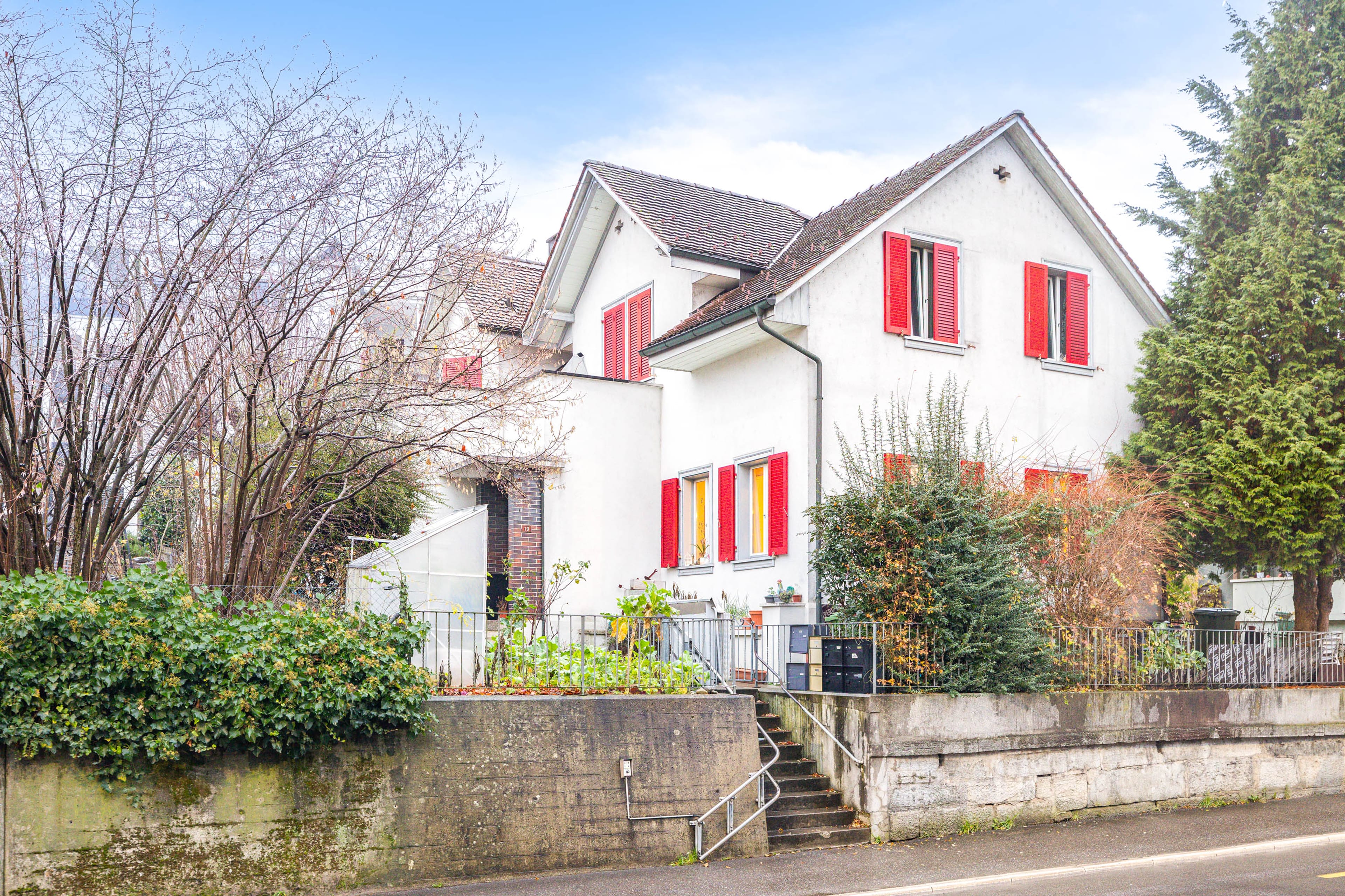 Mehrfamilienhaus mit Garten und Potential - 8