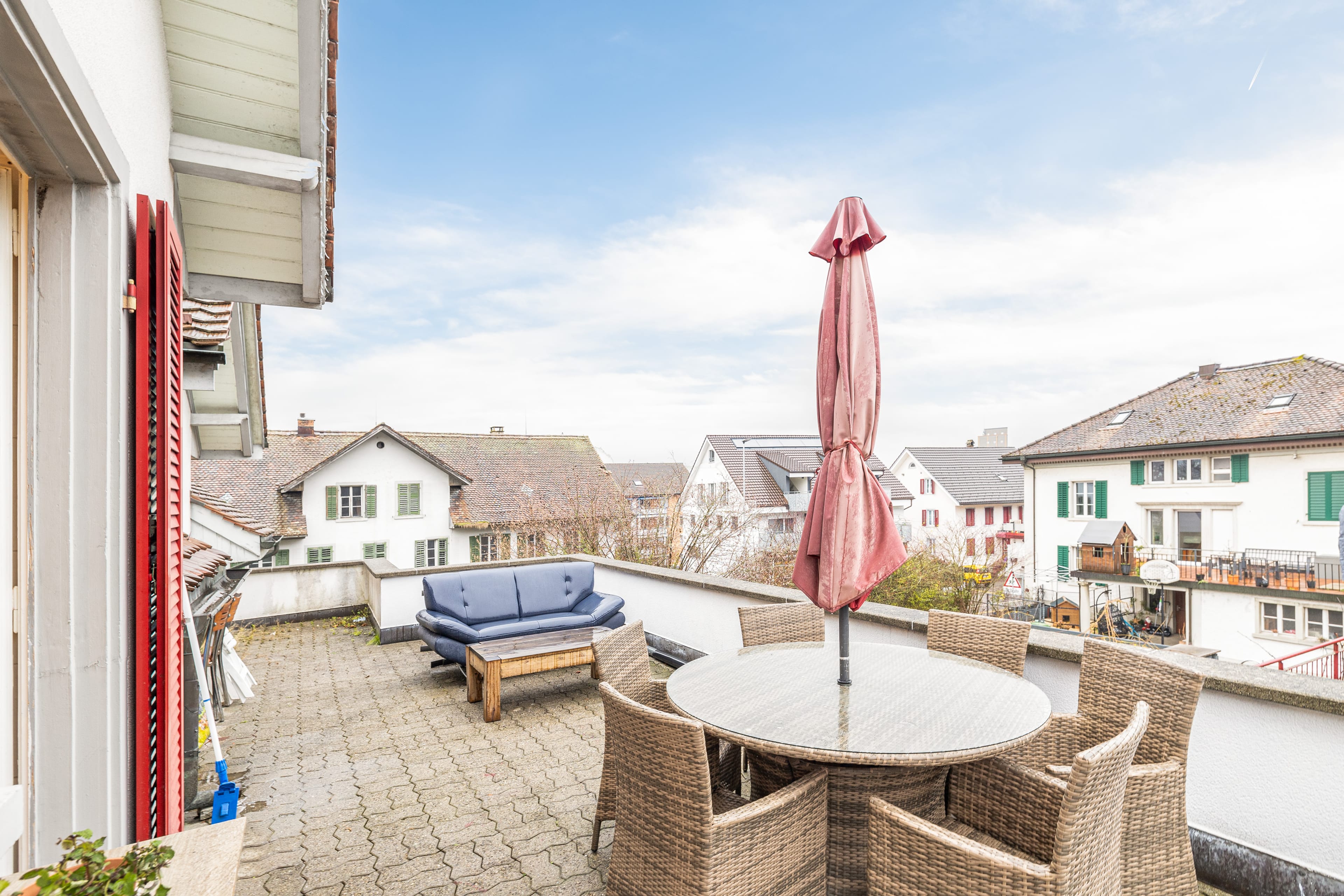 Mehrfamilienhaus mit Garten und Potential - Bild 4