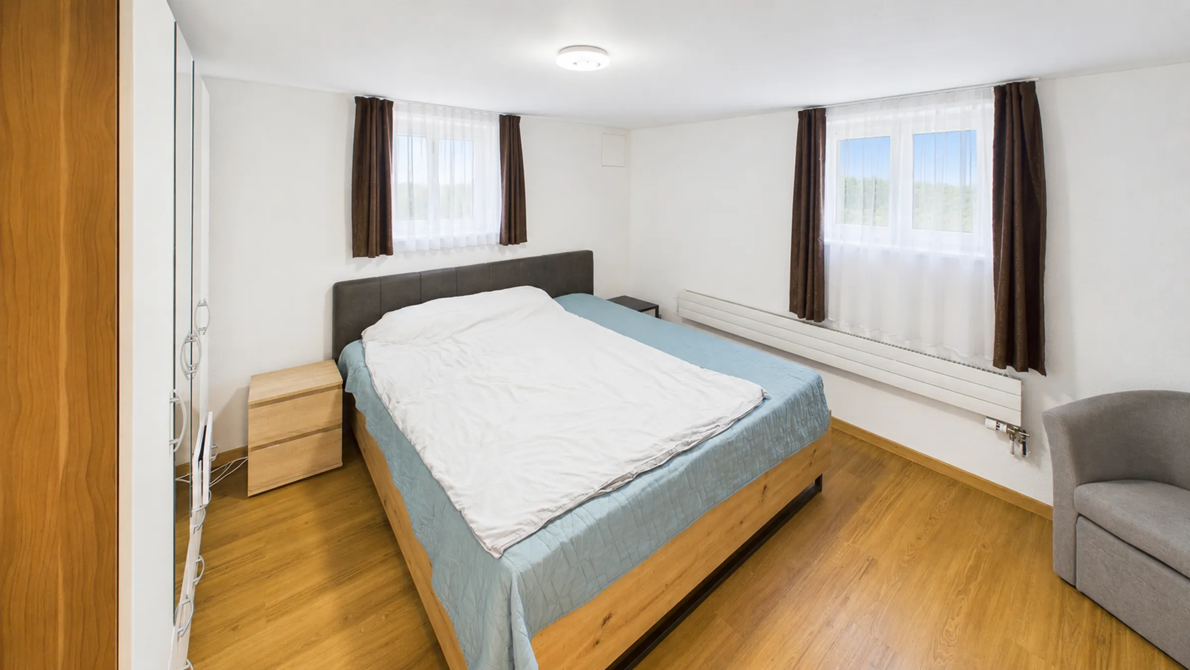 2 Häuser mit 8-Zimmer und grosser Terrasse in Kollbrunn zu verkaufen - 10
